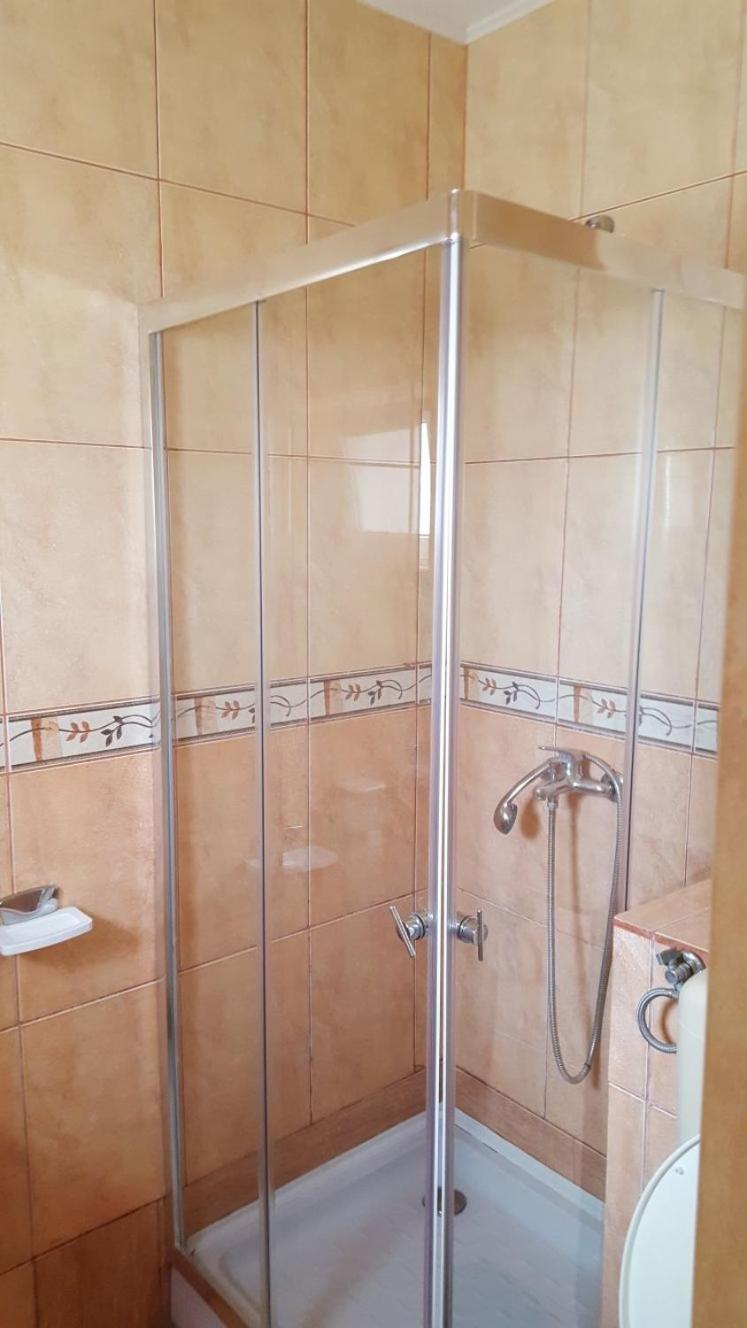 Quadruple Room with Private Bathroom photo 2