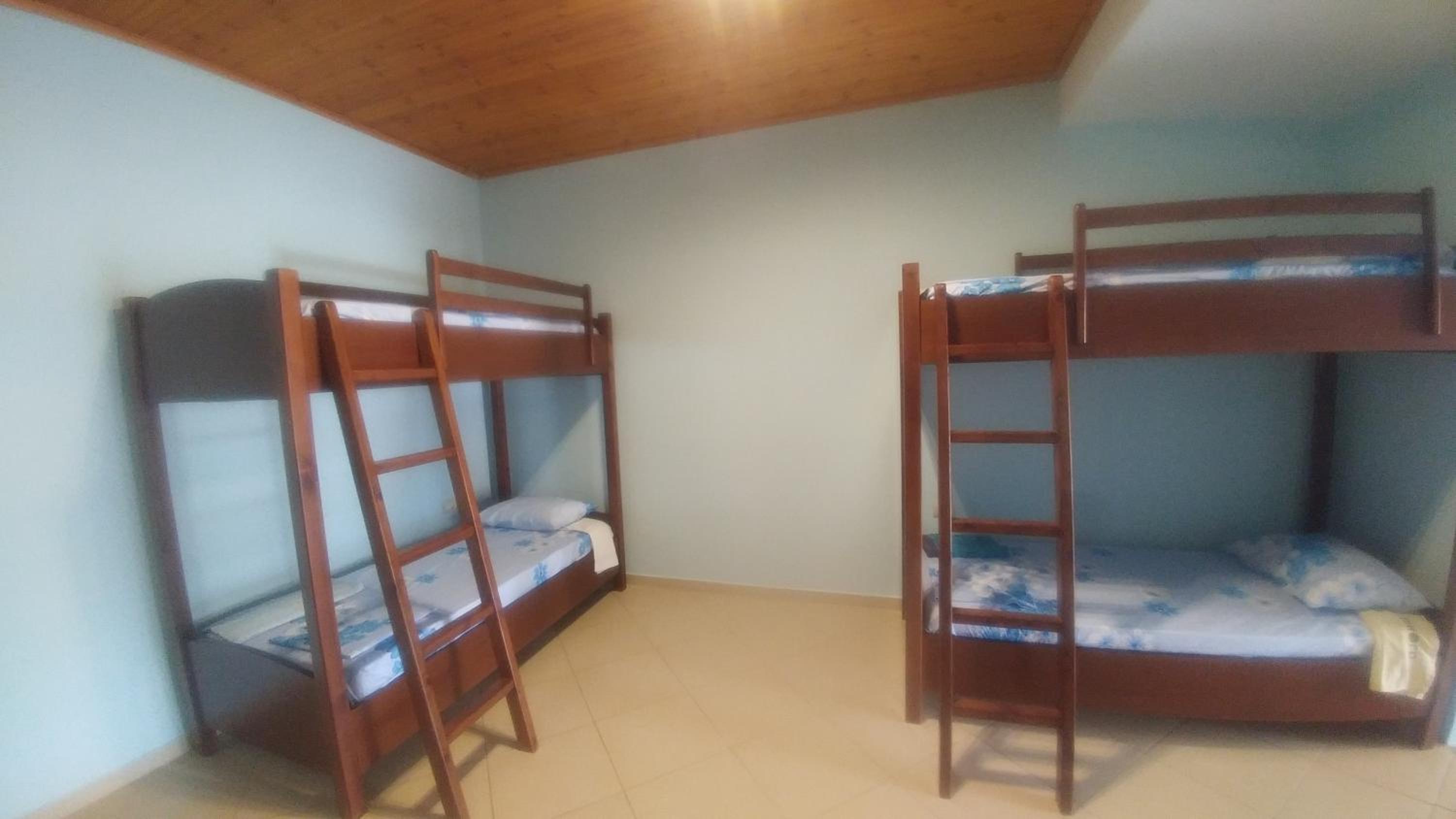 Bed in 10-Bed Mixed Dormitory Room photo 3