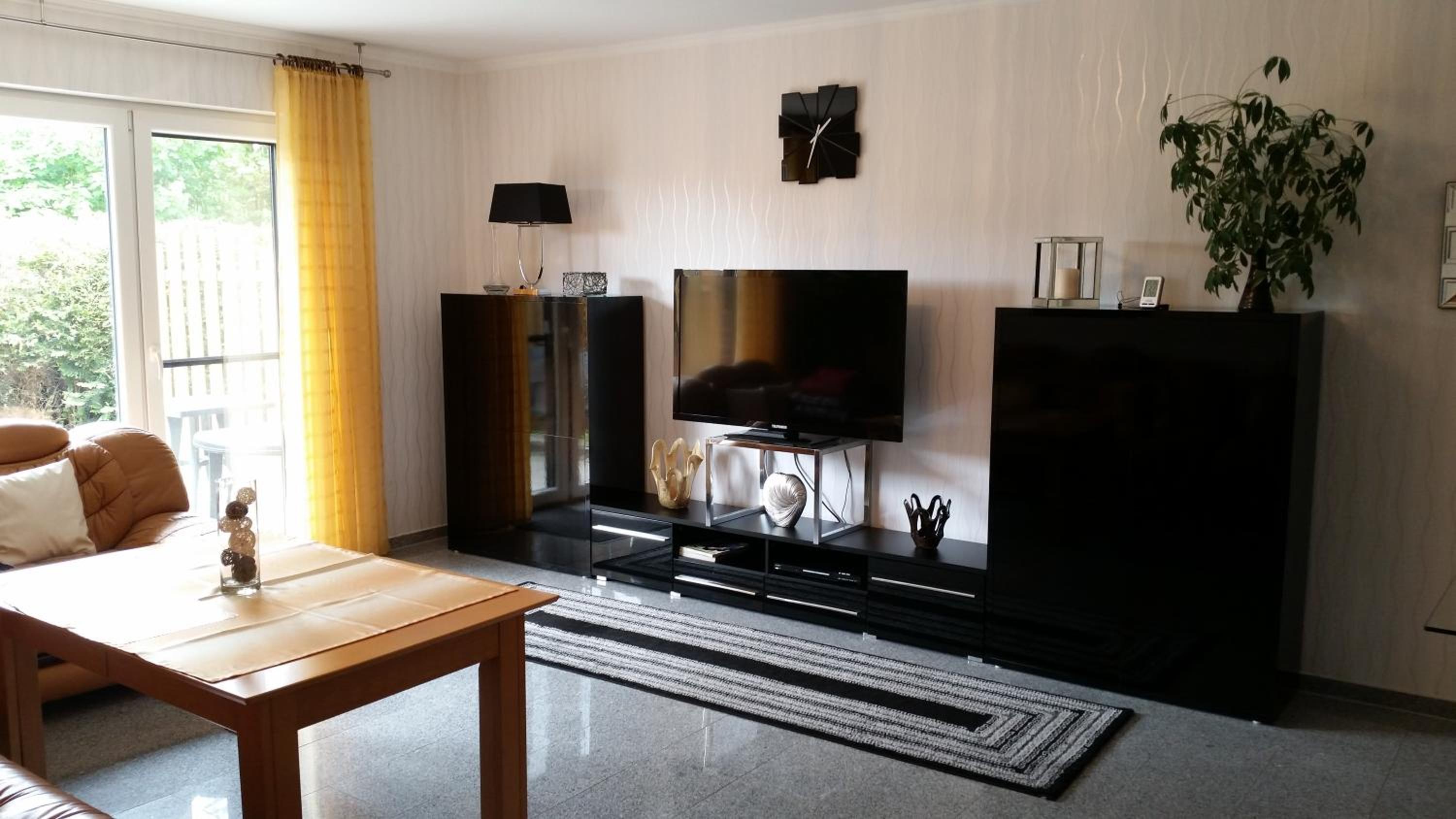 Two-Bedroom House - Photo 8