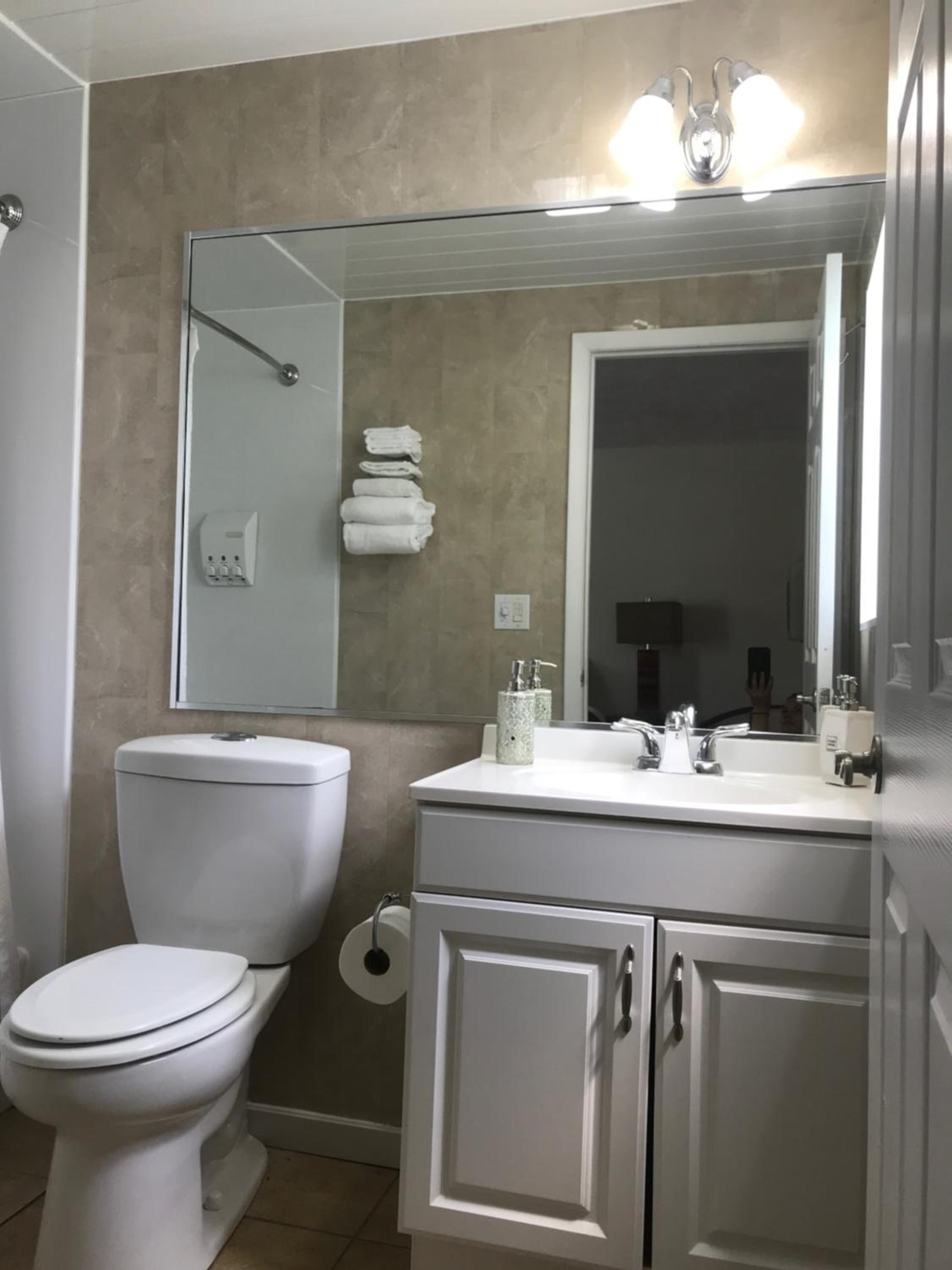 Standard Queen Room photo 2