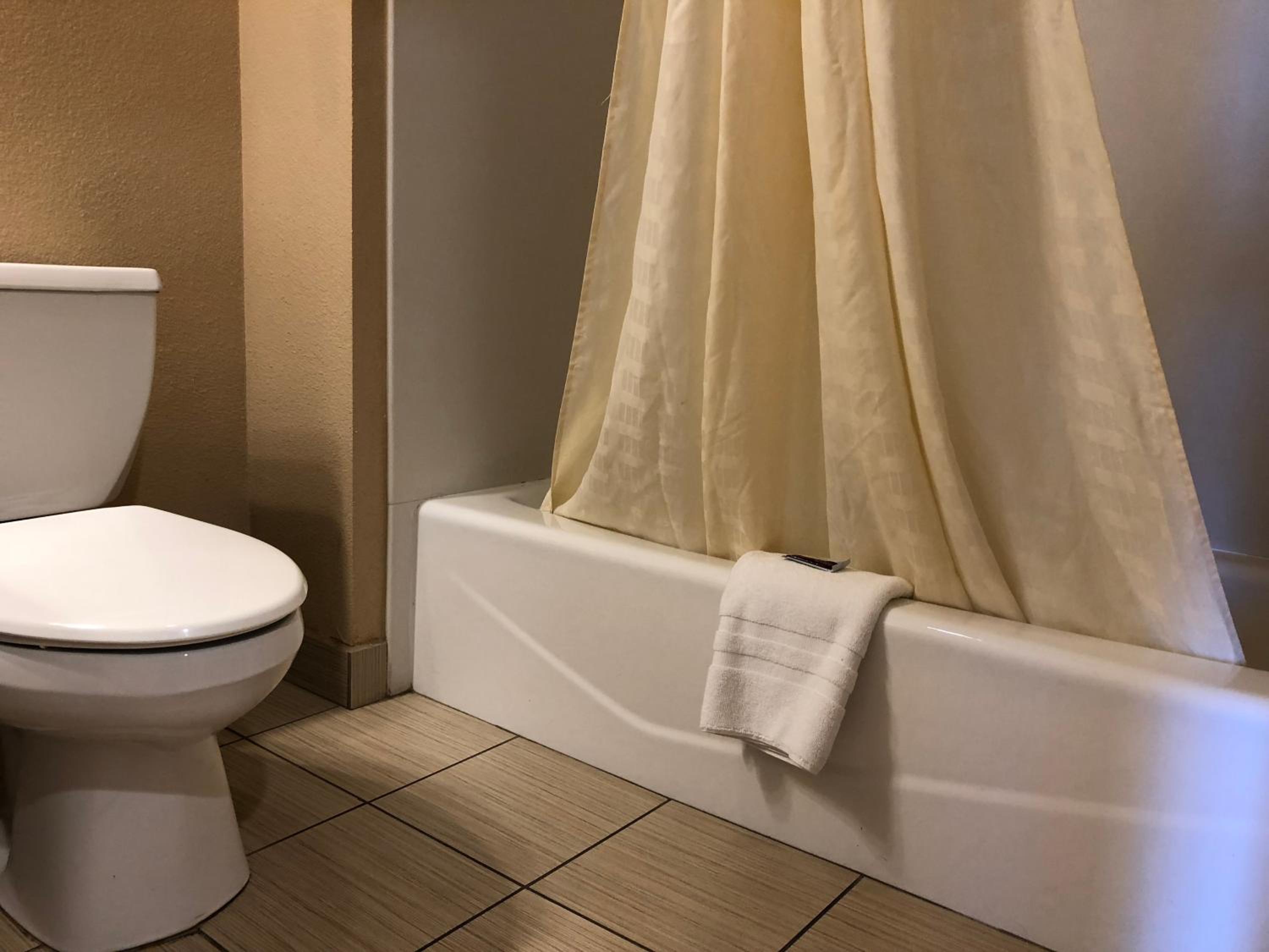 Standard King Room - Photo 2