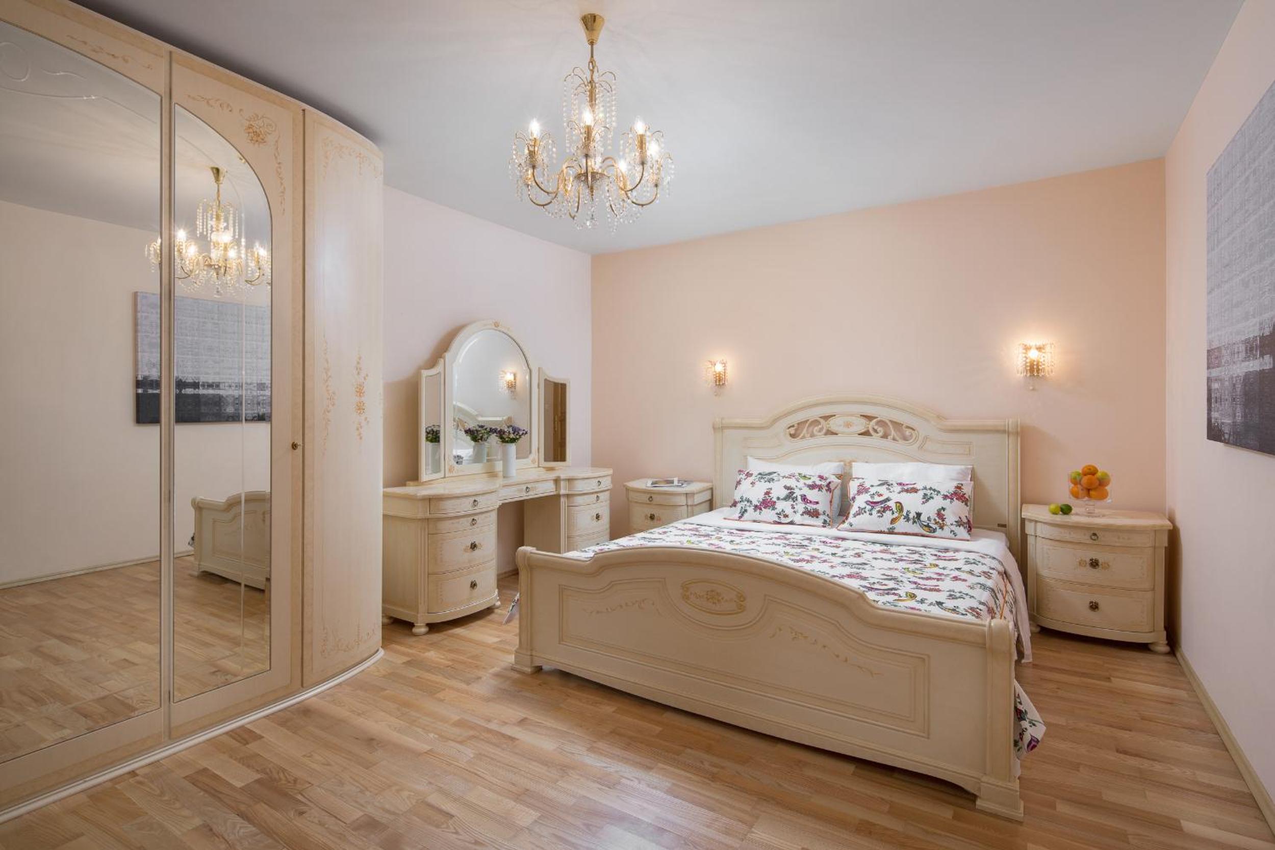 Four-Bedroom Apartment with Terrace - Photo 21