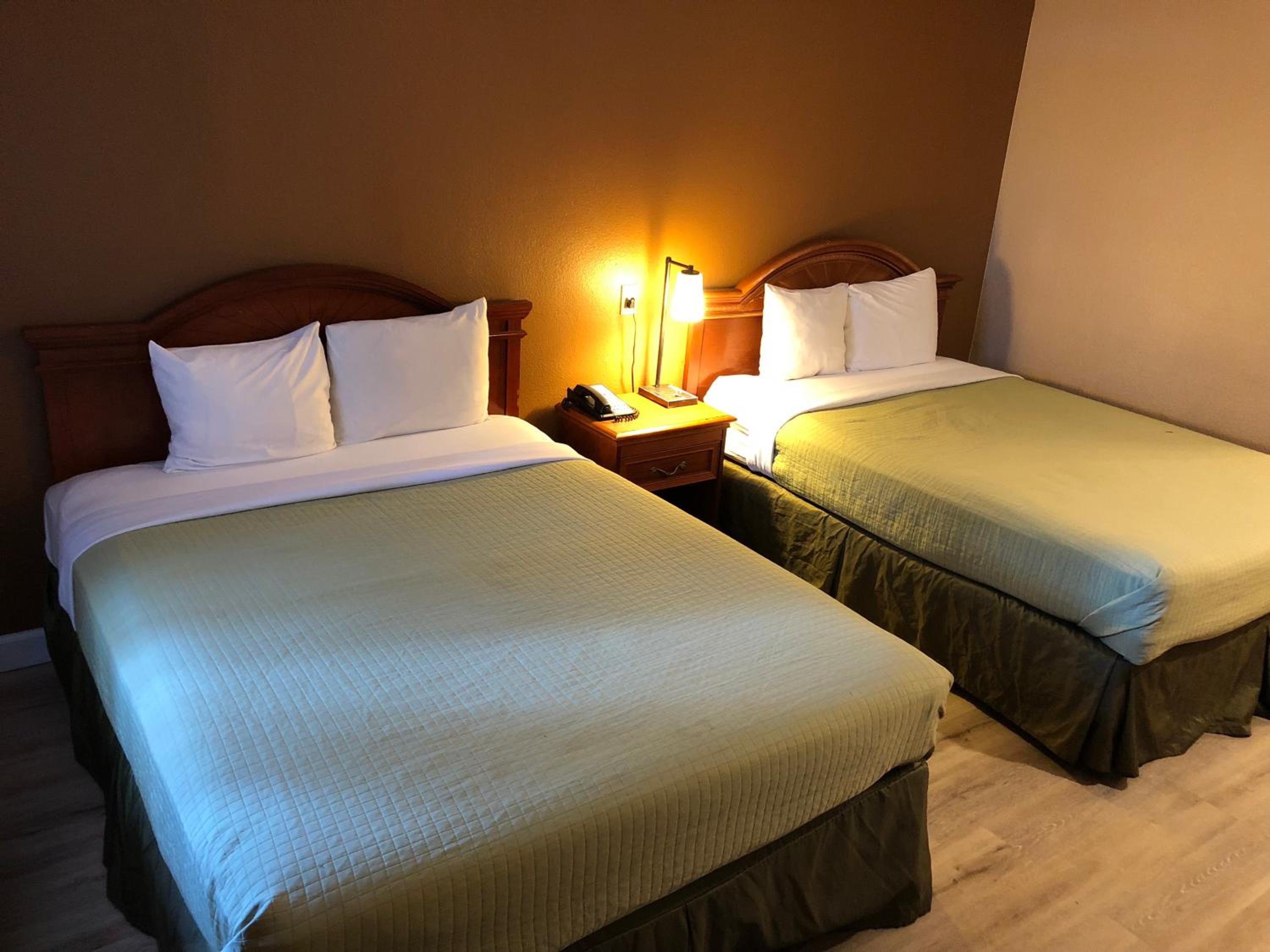 Standard Queen Room - Photo 1
