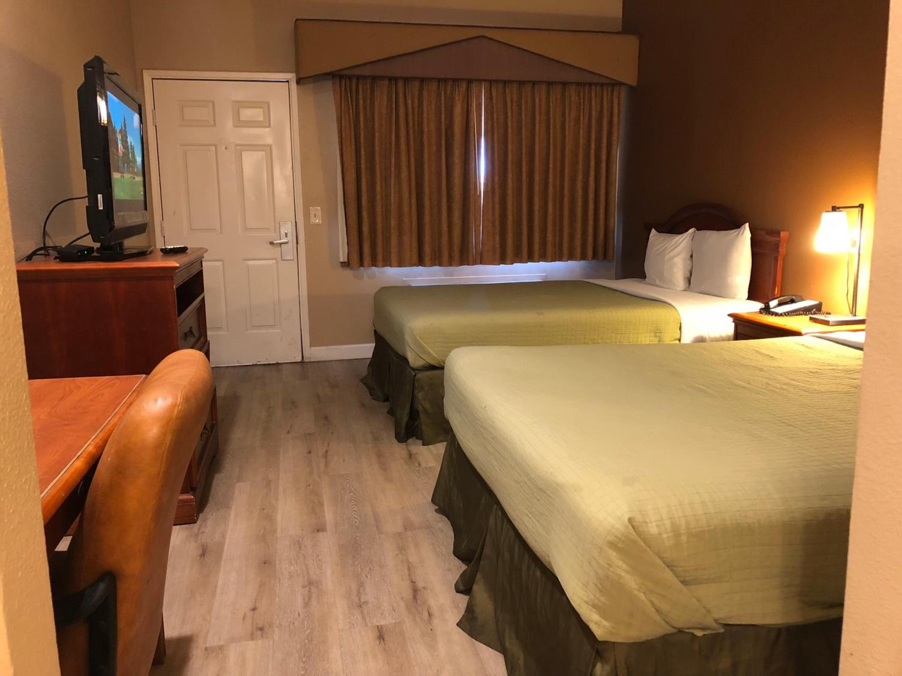 Standard Queen Room - Photo 4
