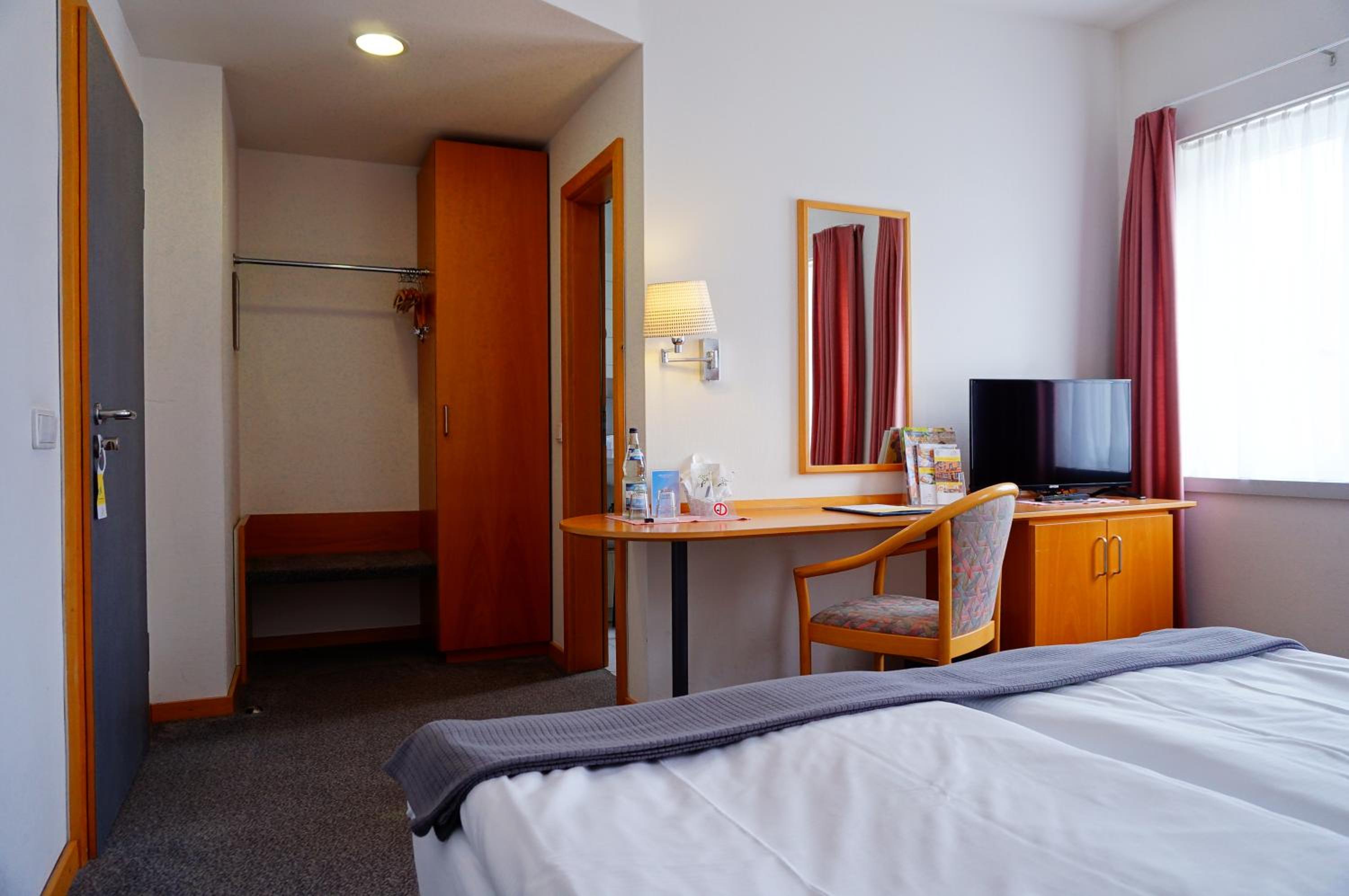 Double Room - Photo 5