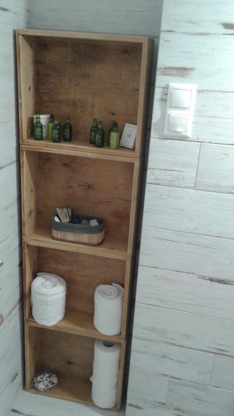 One-Bedroom House - Photo 27