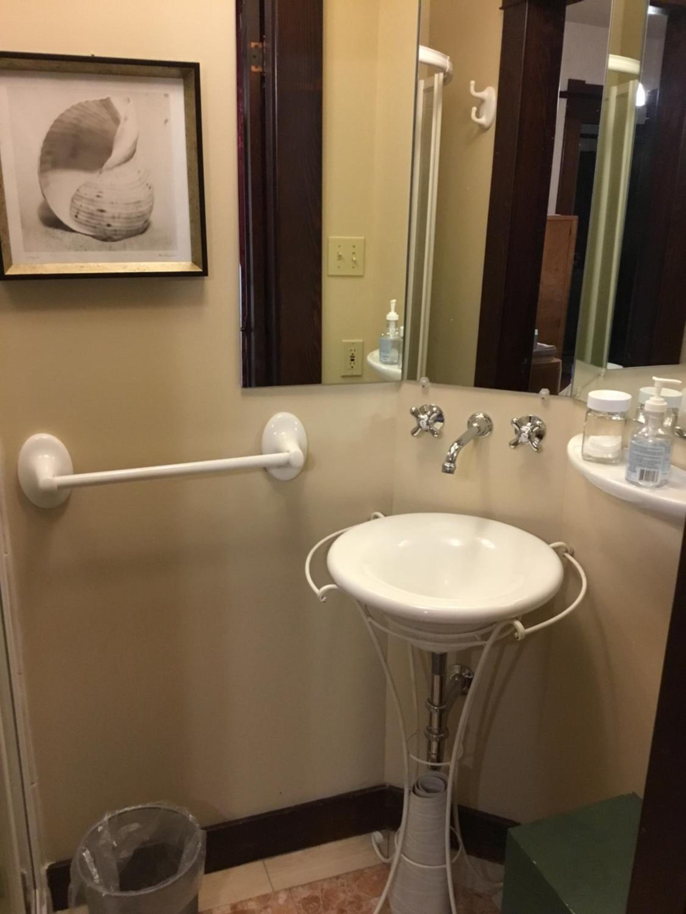 Deluxe Double Room with Shower photo 3