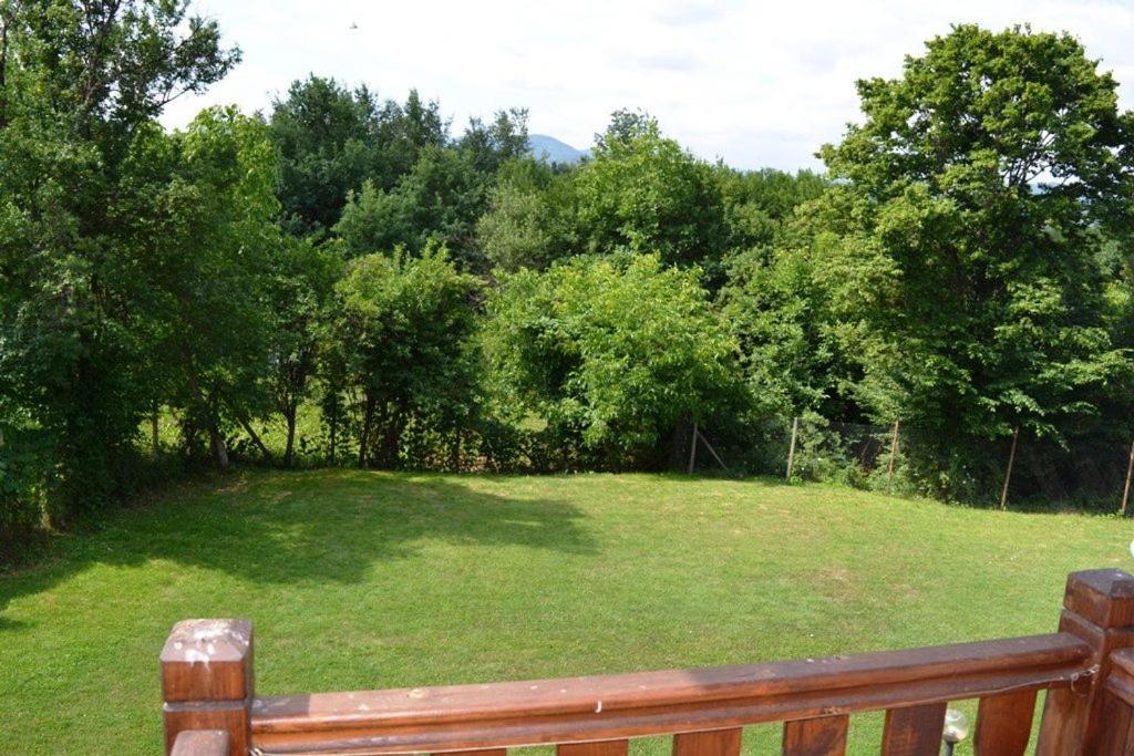 Five-Bedroom House photo 3