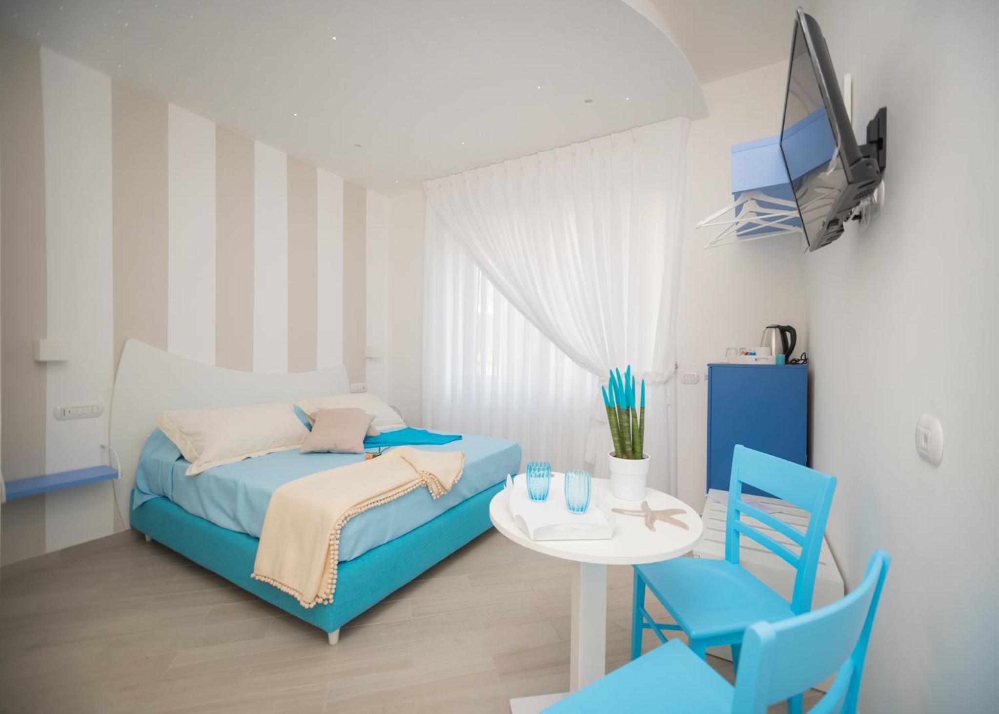 Double Room - Photo 11