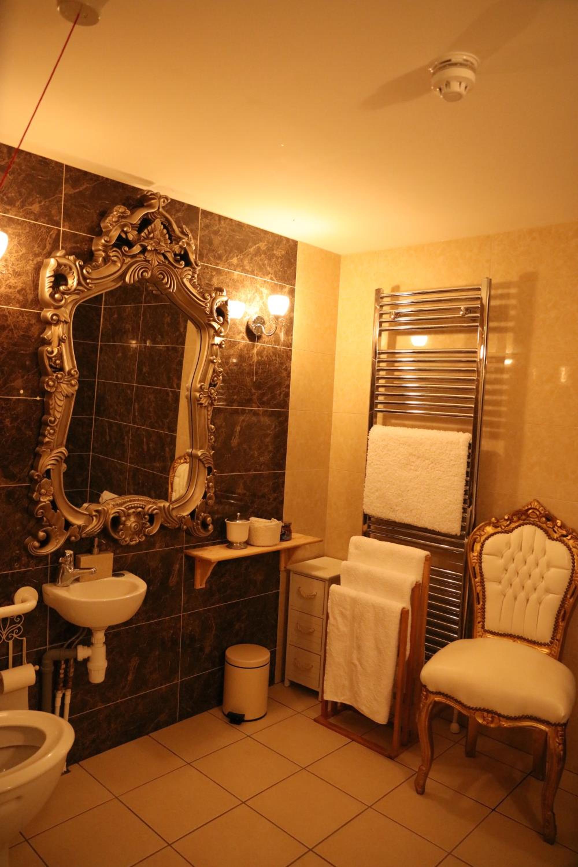 Apartment - Photo 25