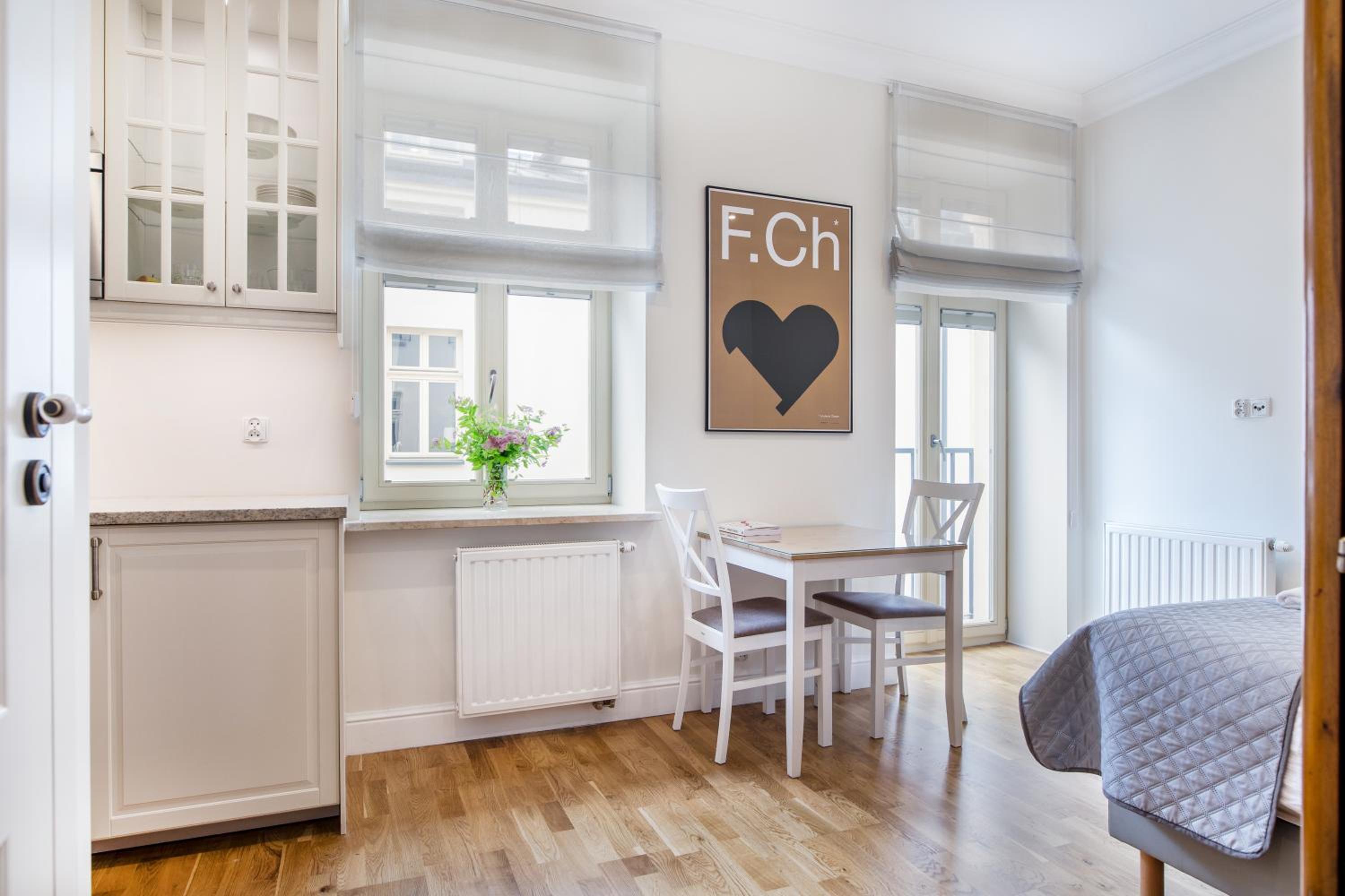 Studio Apartment photo 1