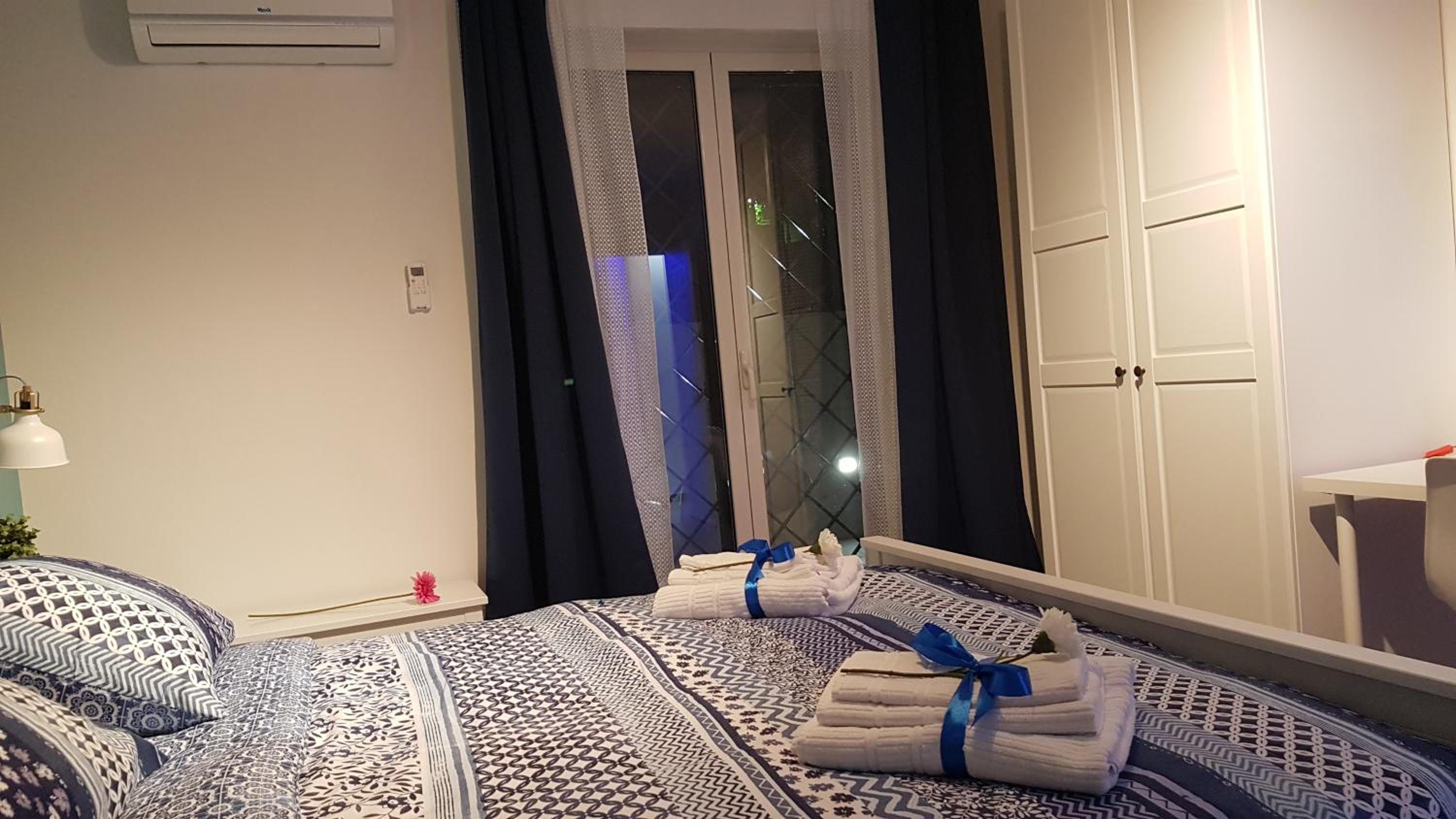 Triple Room with Private Bathroom - Photo 15