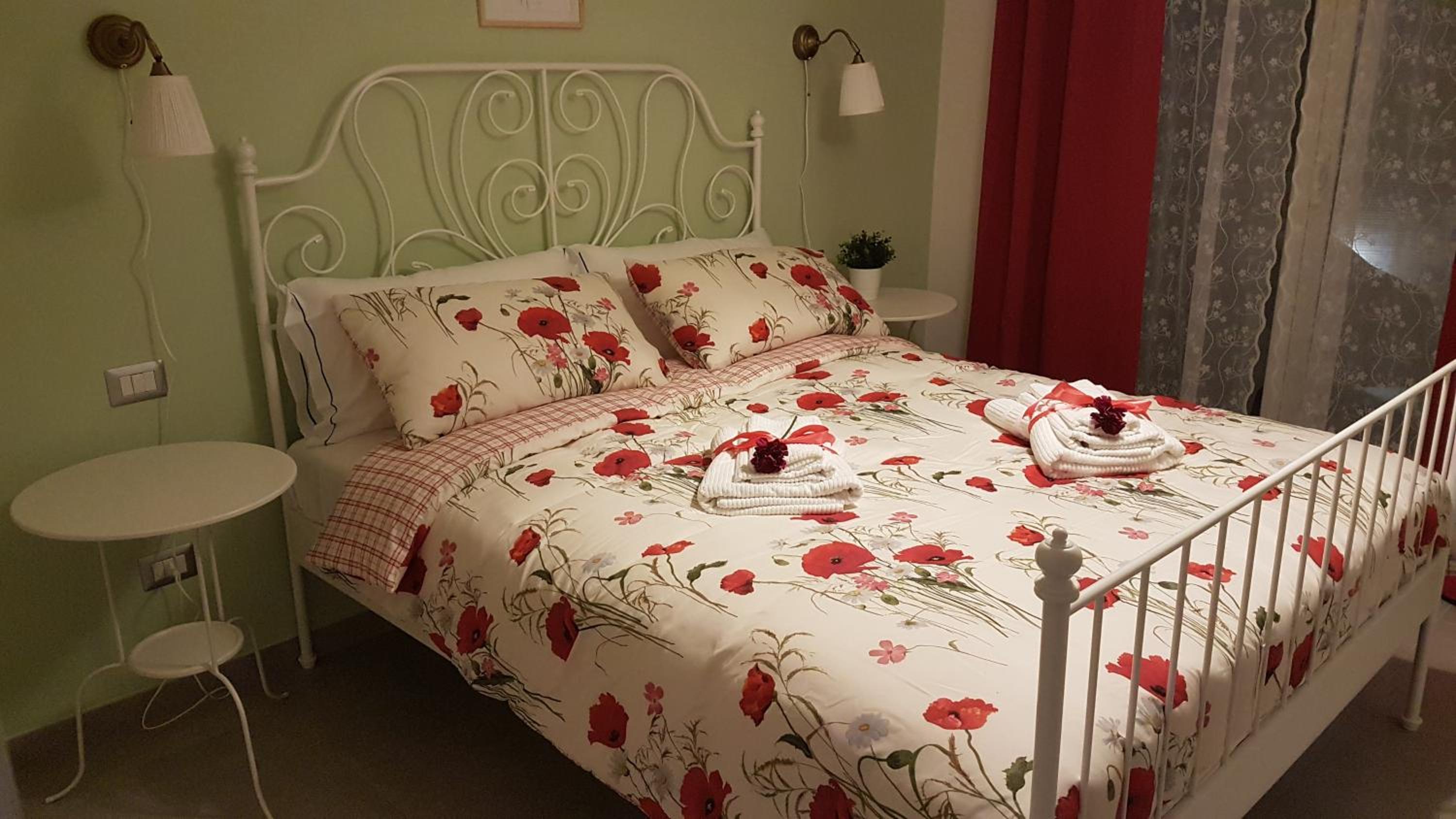Double Room with Private Bathroom - Photo 8