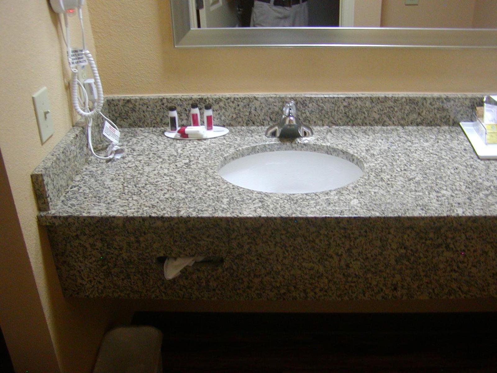 King Room - Disability Access - Non-Smoking - Photo 3