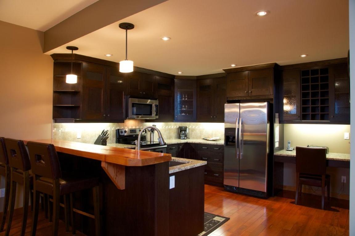 Two-Bedroom Apartment - Pet Friendly photo 2