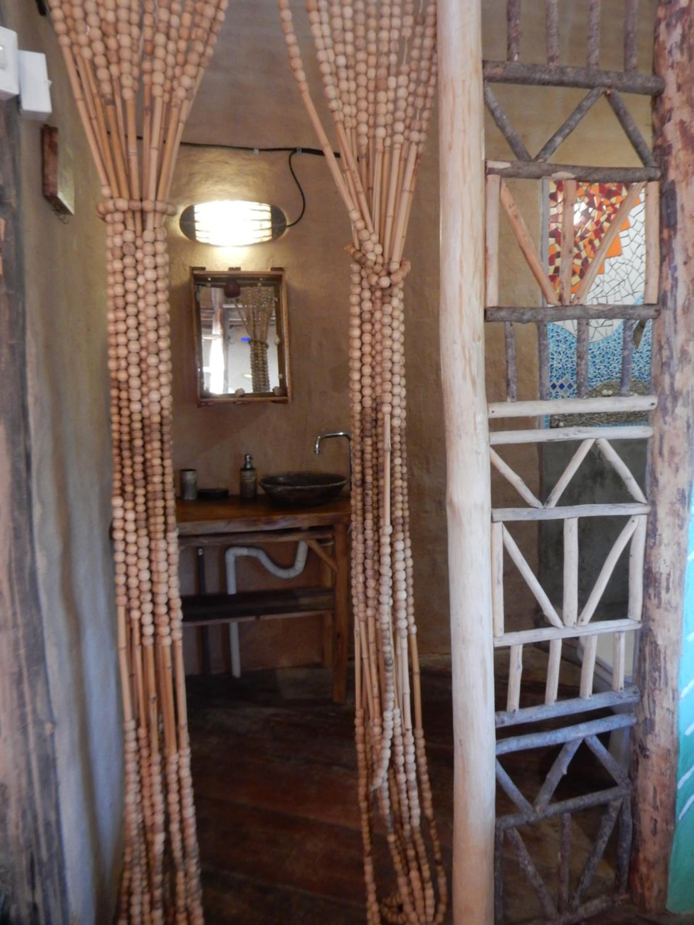 Double or Twin Room with Side Sea View - Photo 4