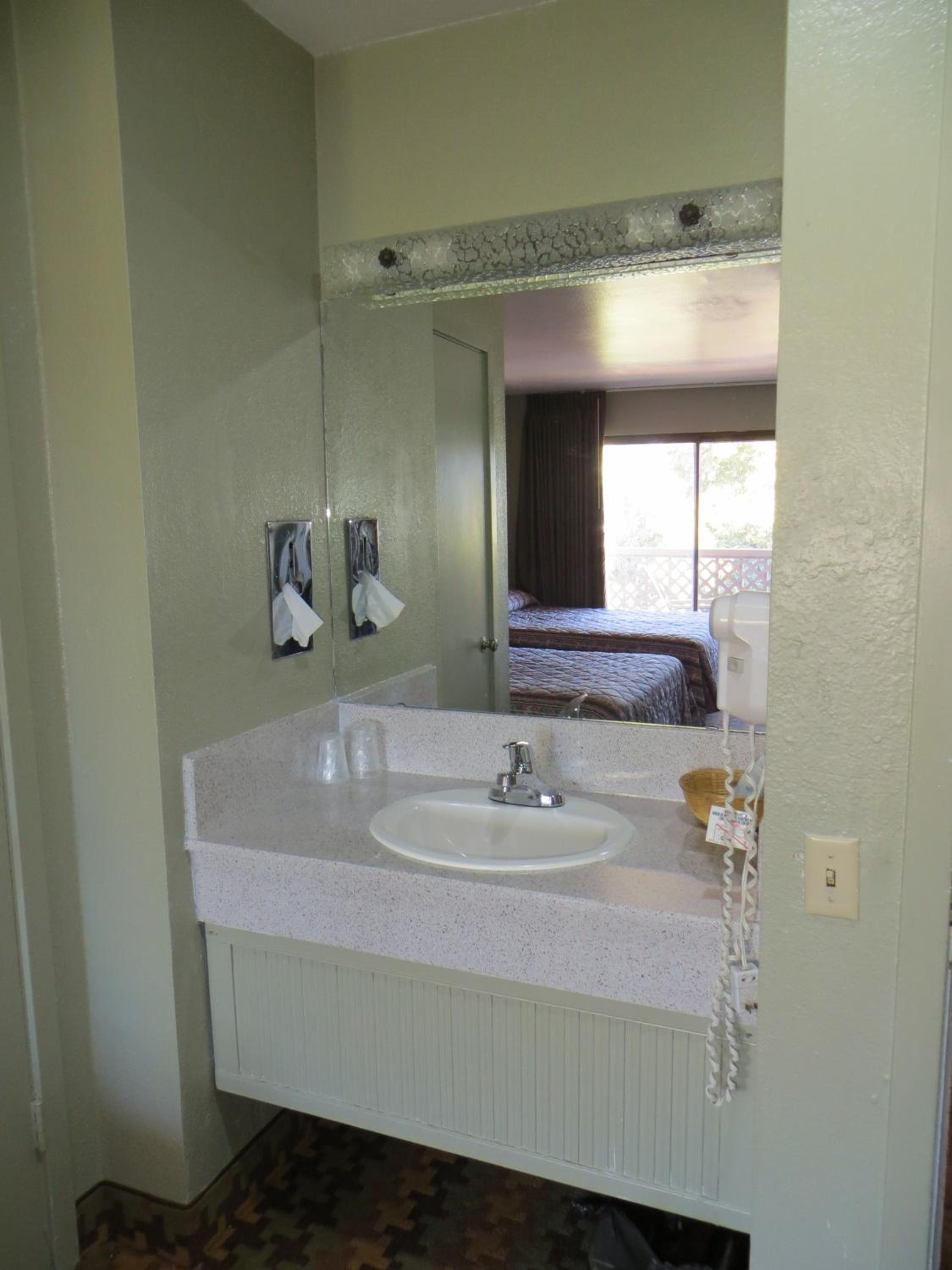 King Room with View - Photo 6