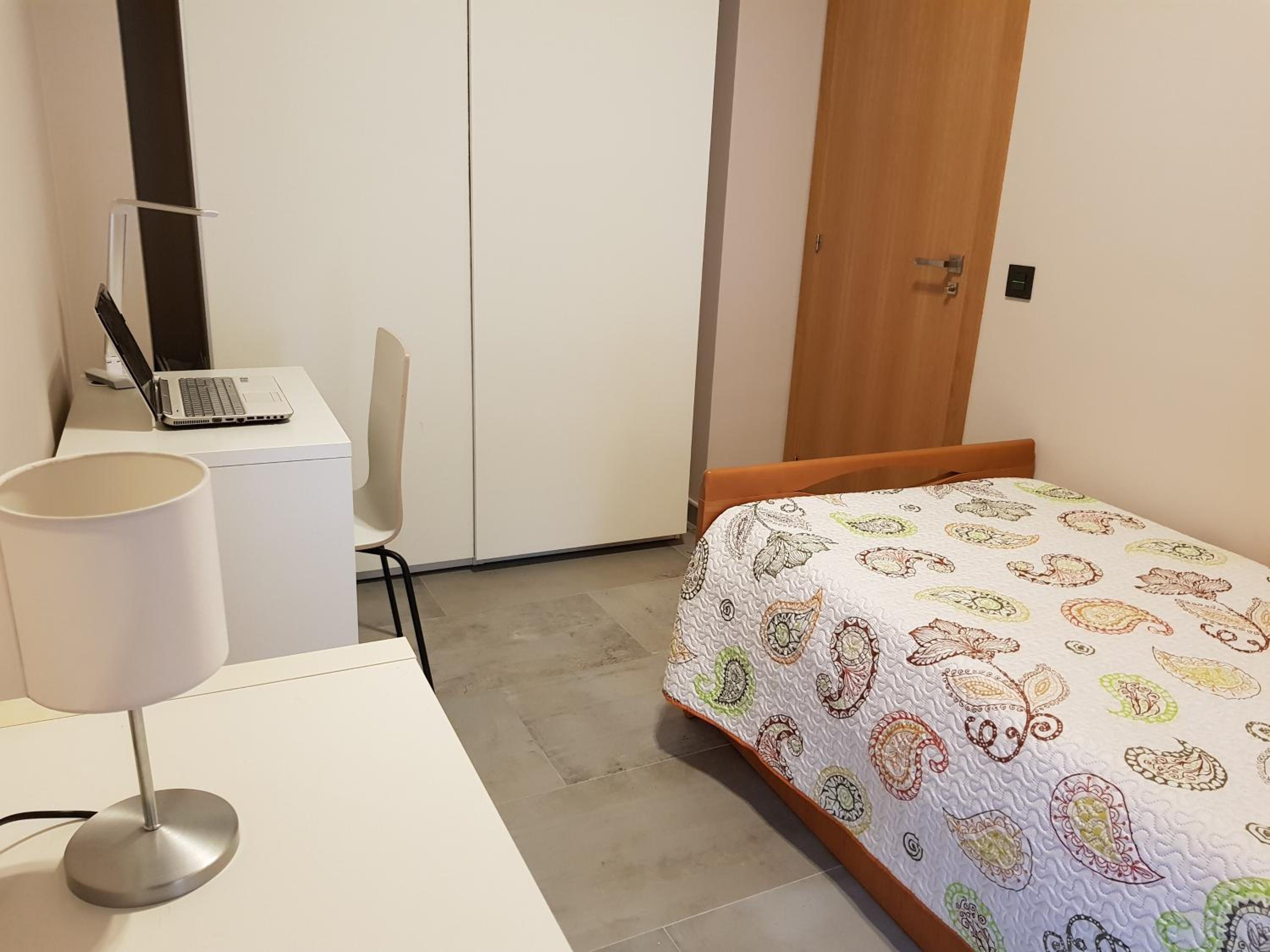 Standard Single Room with Shared Bathroom photo 2