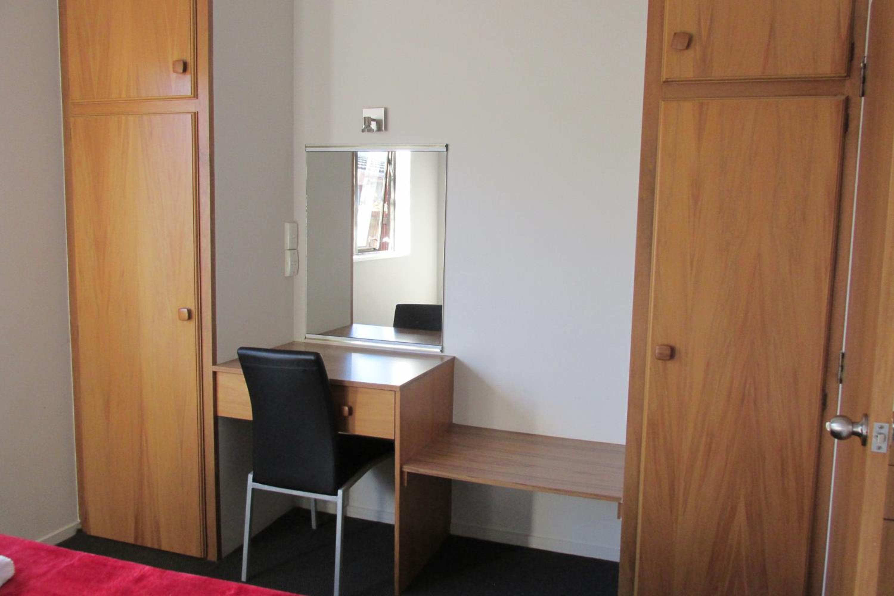 One-bedroom Apartment with Queen and Single bed - Photo 1