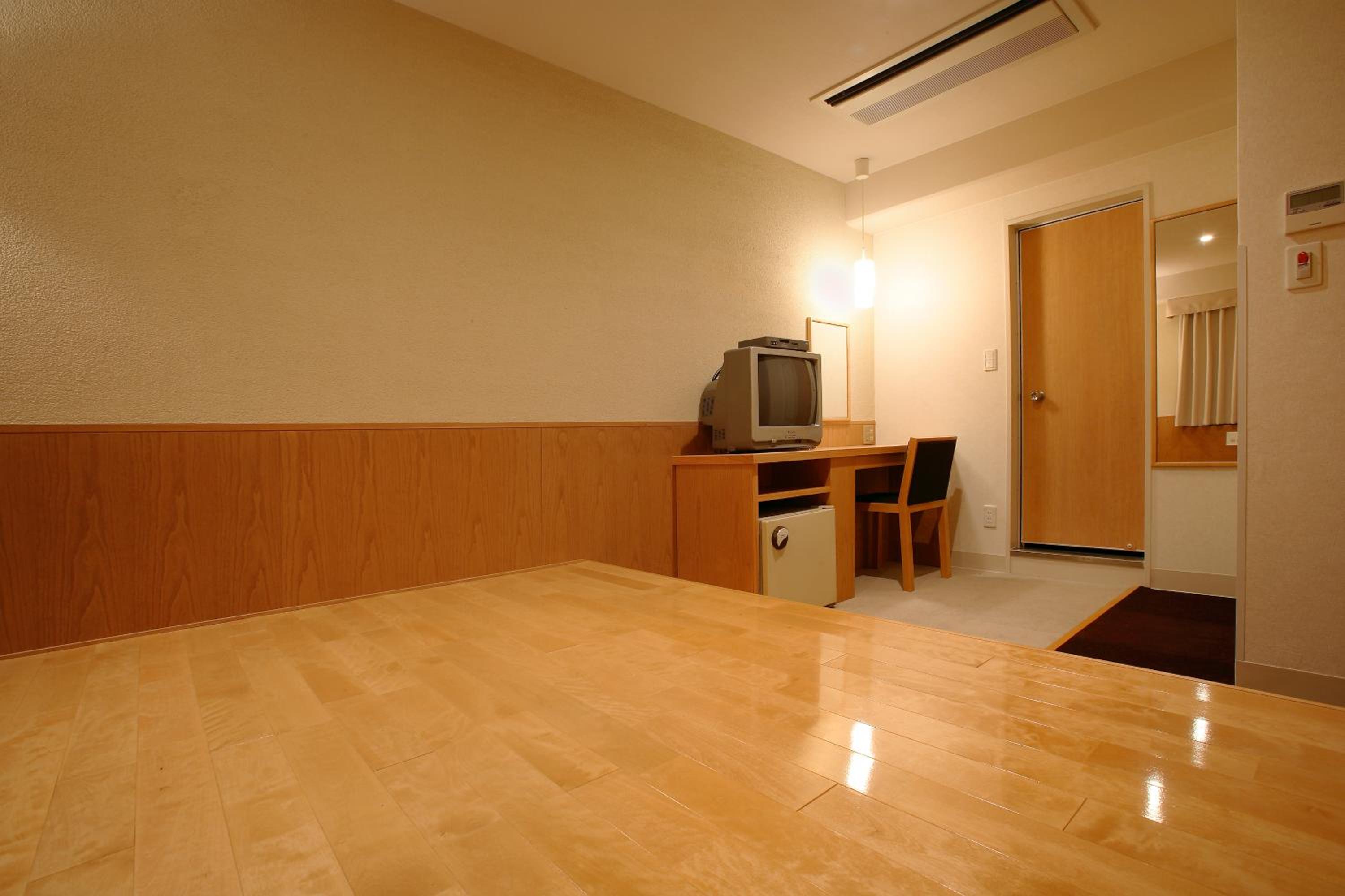 Twin Room - Non-Smoking - Photo 3