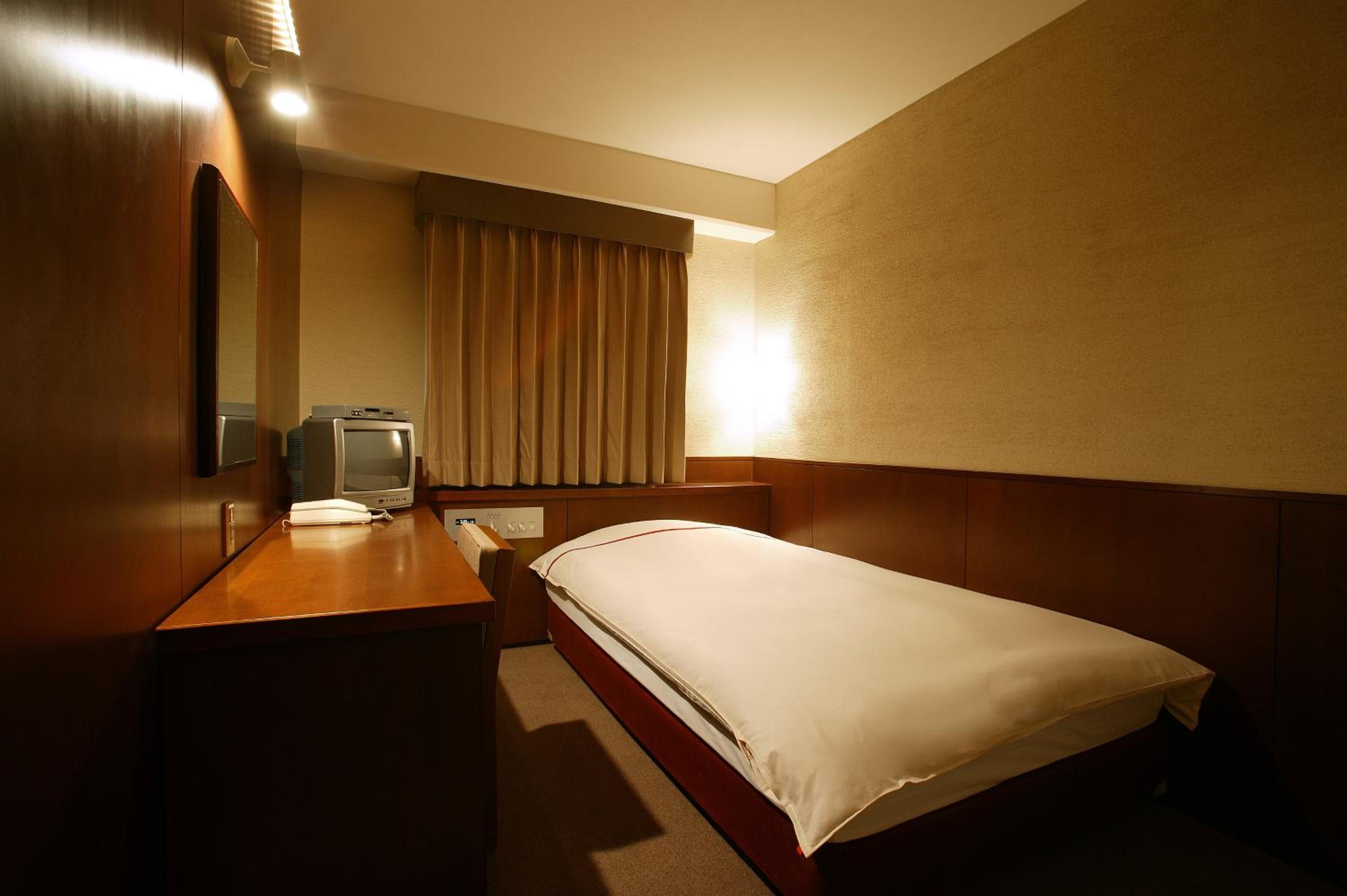 Double Room with Small Double Bed - Non-Smoking - Photo 4