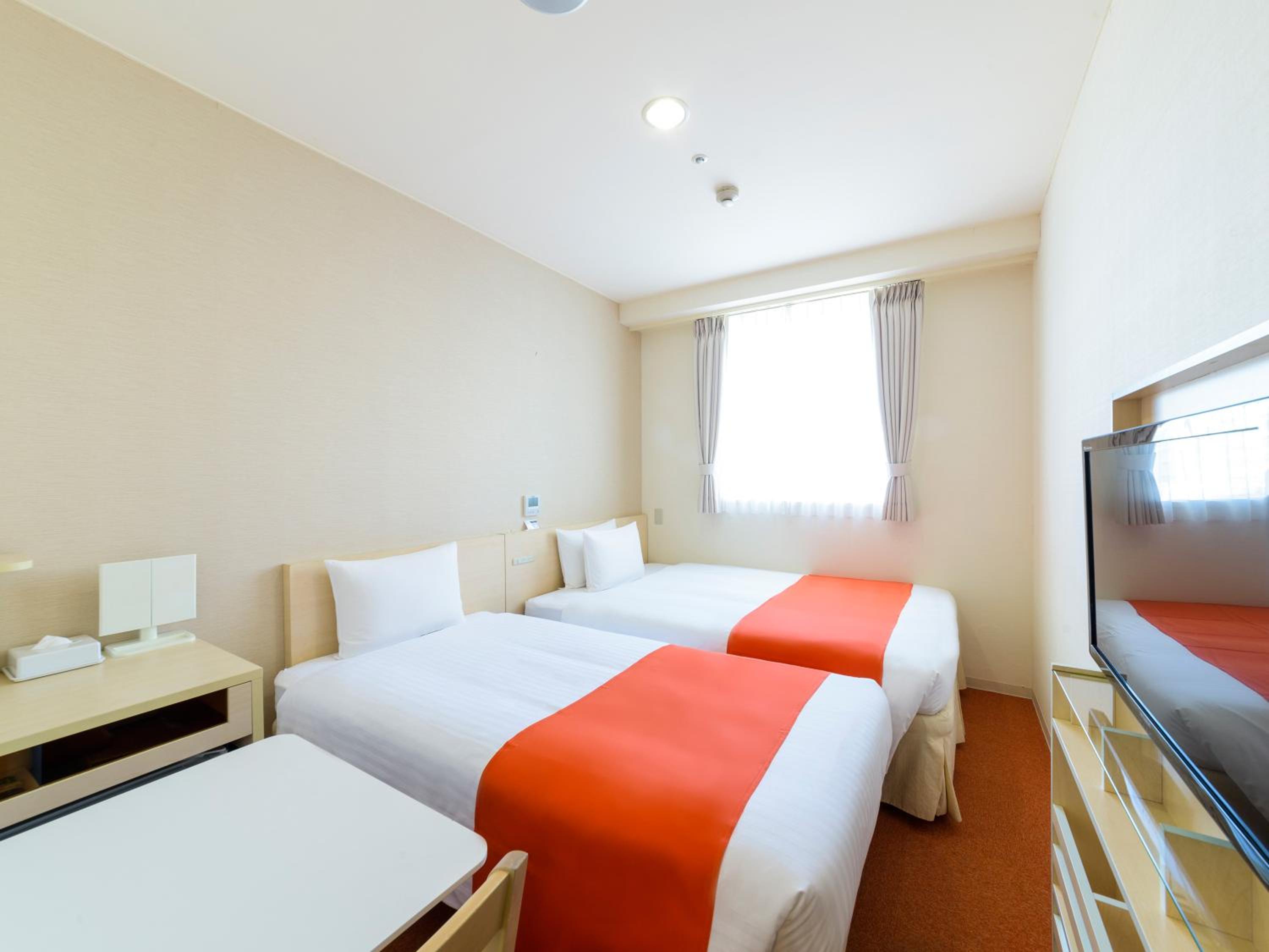 Triple Room - Non-Smoking photo 3
