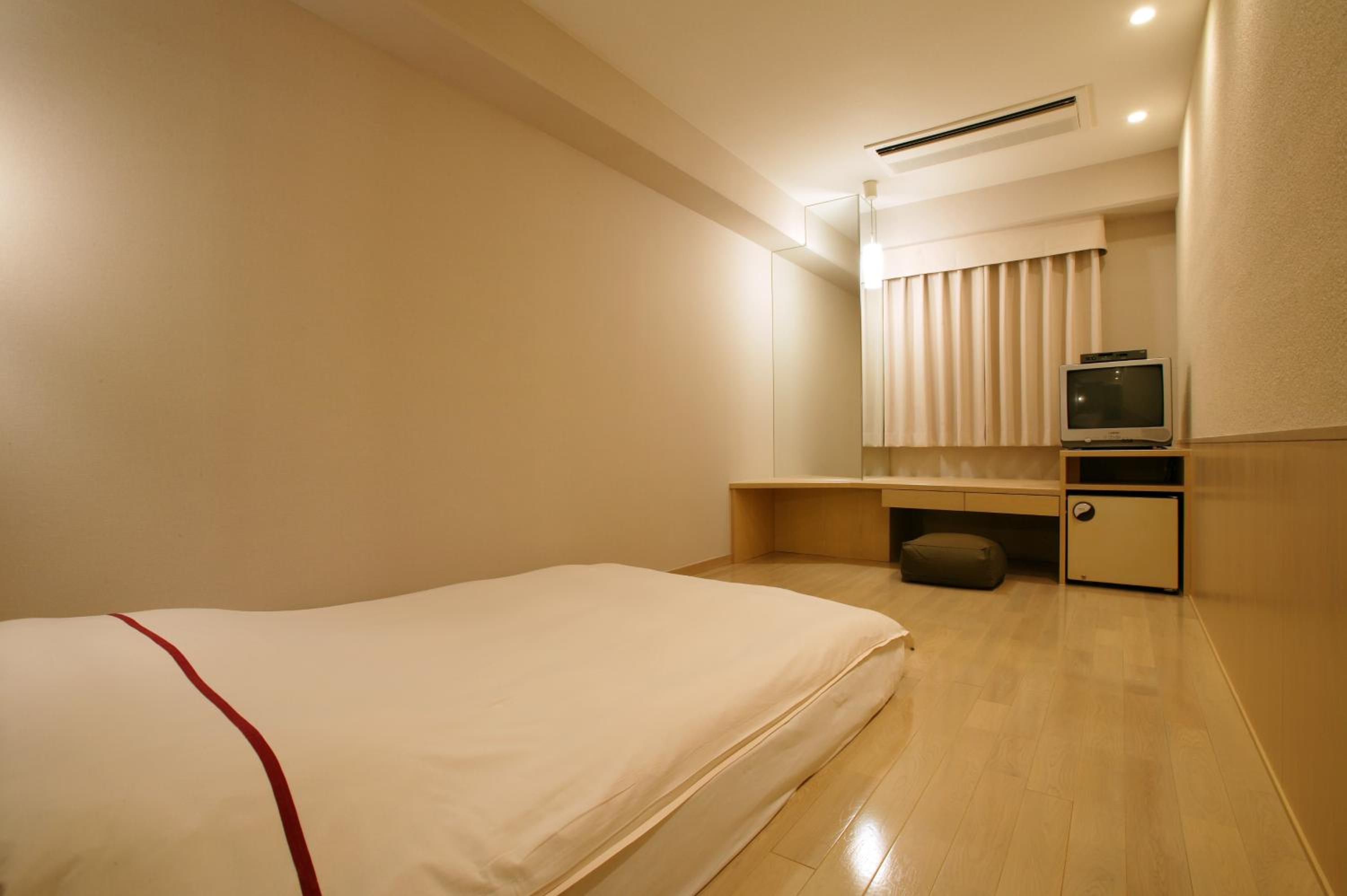 Double Room - Smoking - Photo 2
