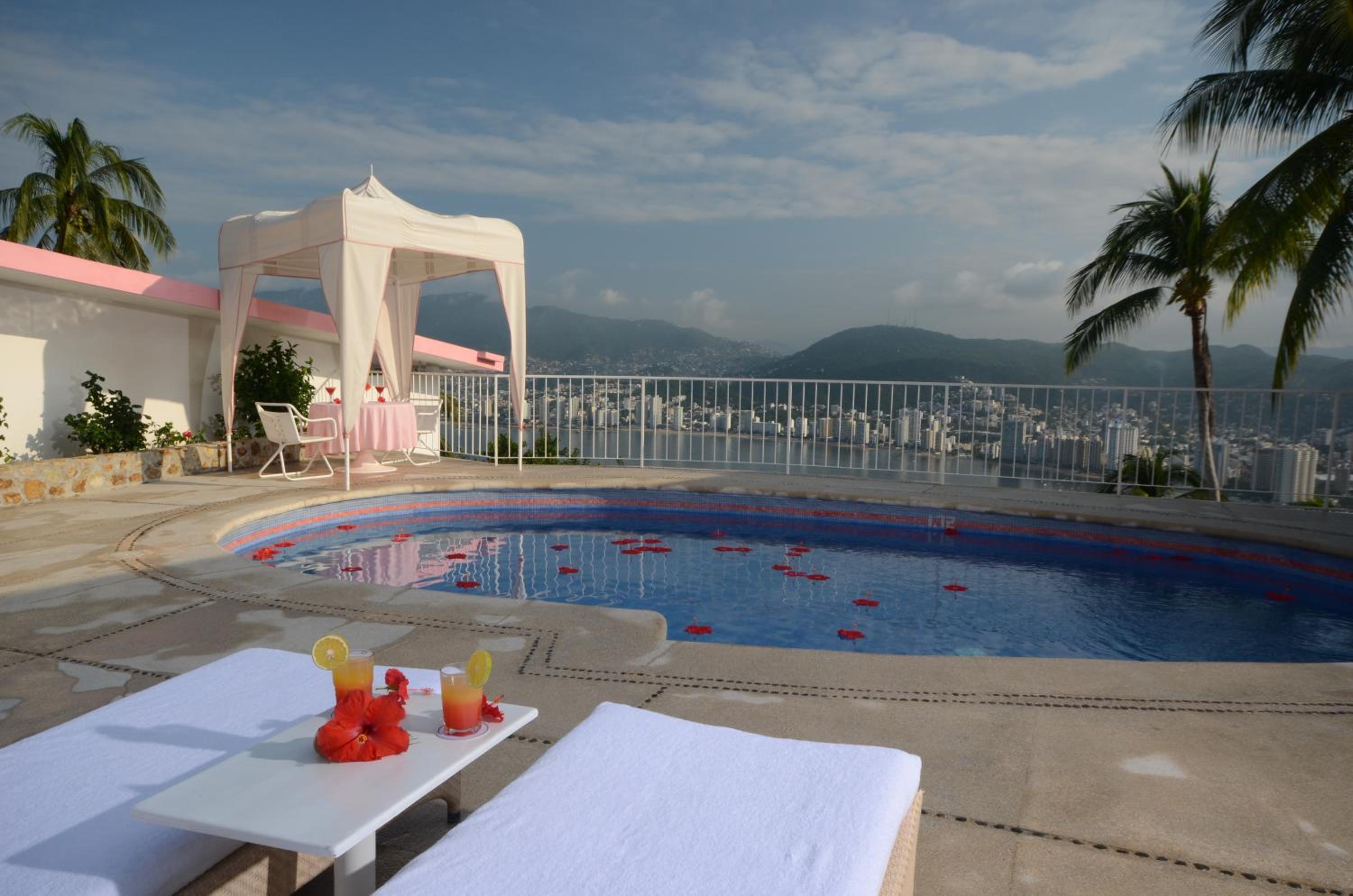 Private Pool Casita with Two Beds - Photo 7