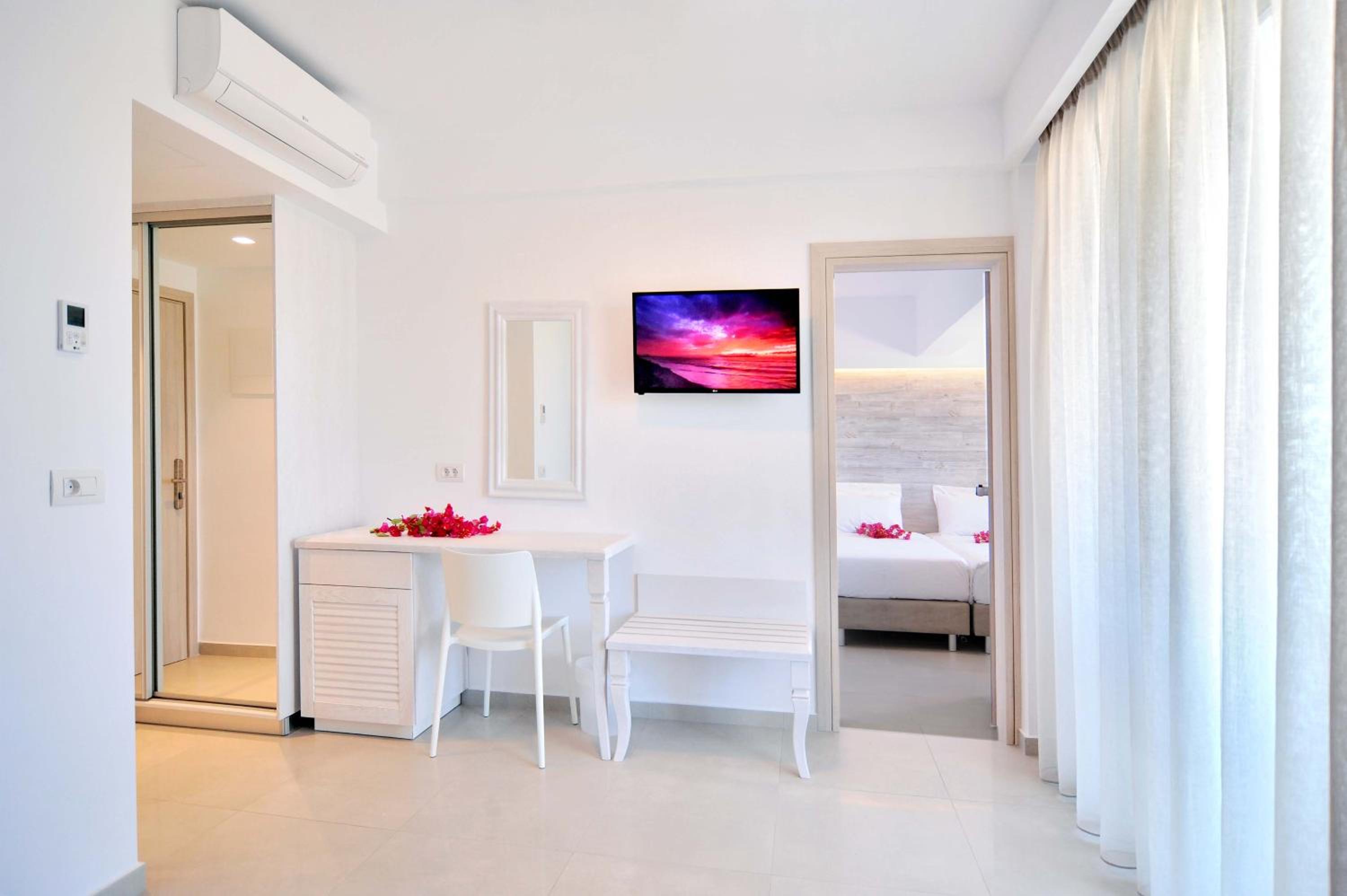 Premium Suite - Photo 3
