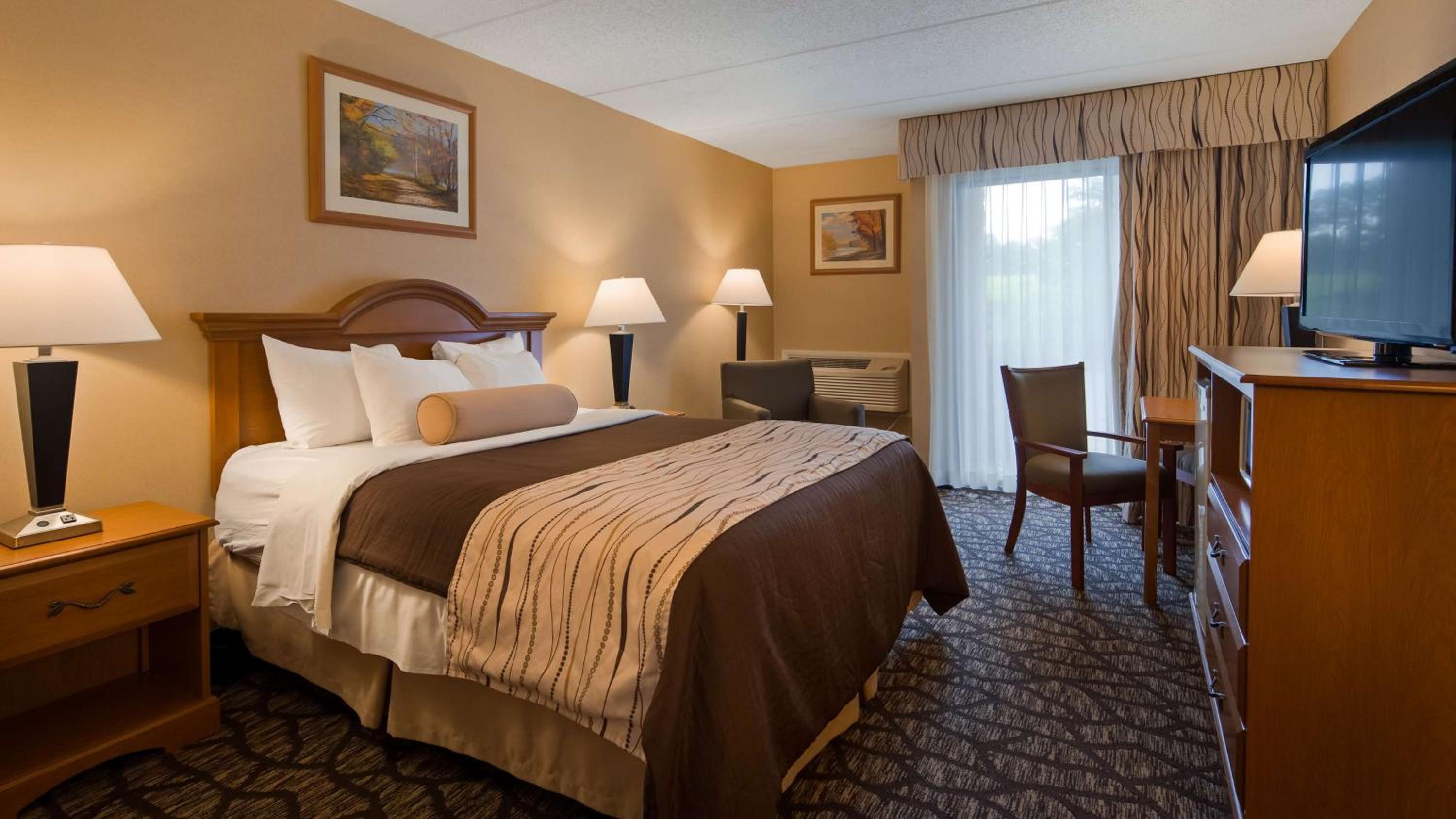 Queen Room - Non-Smoking - Photo 6