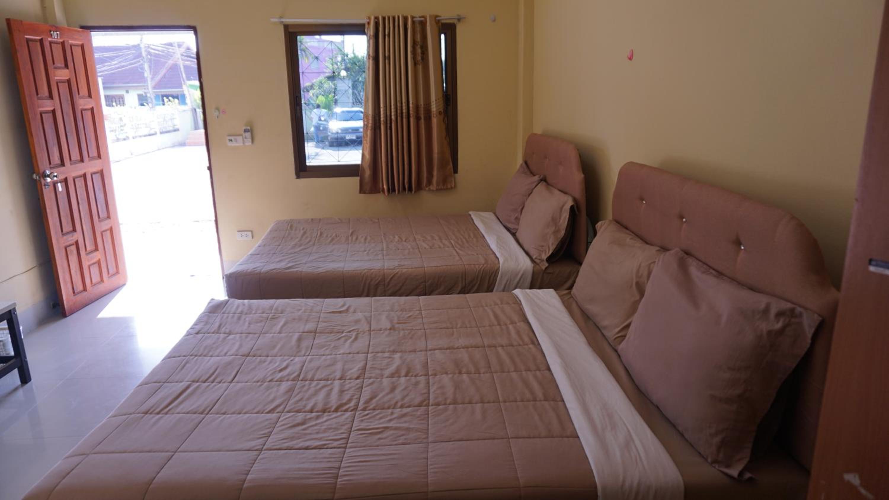 Quadruple Room - Photo 6