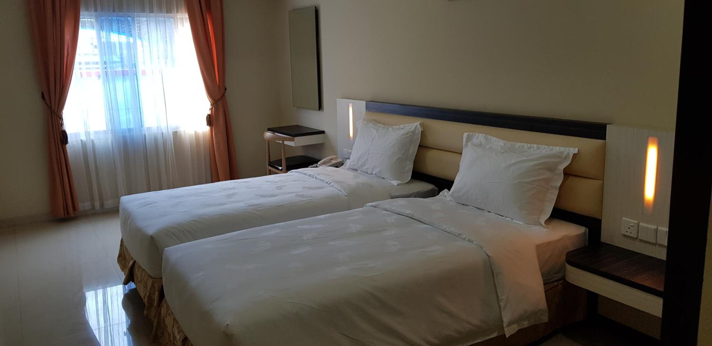 Twin Room - Photo 6