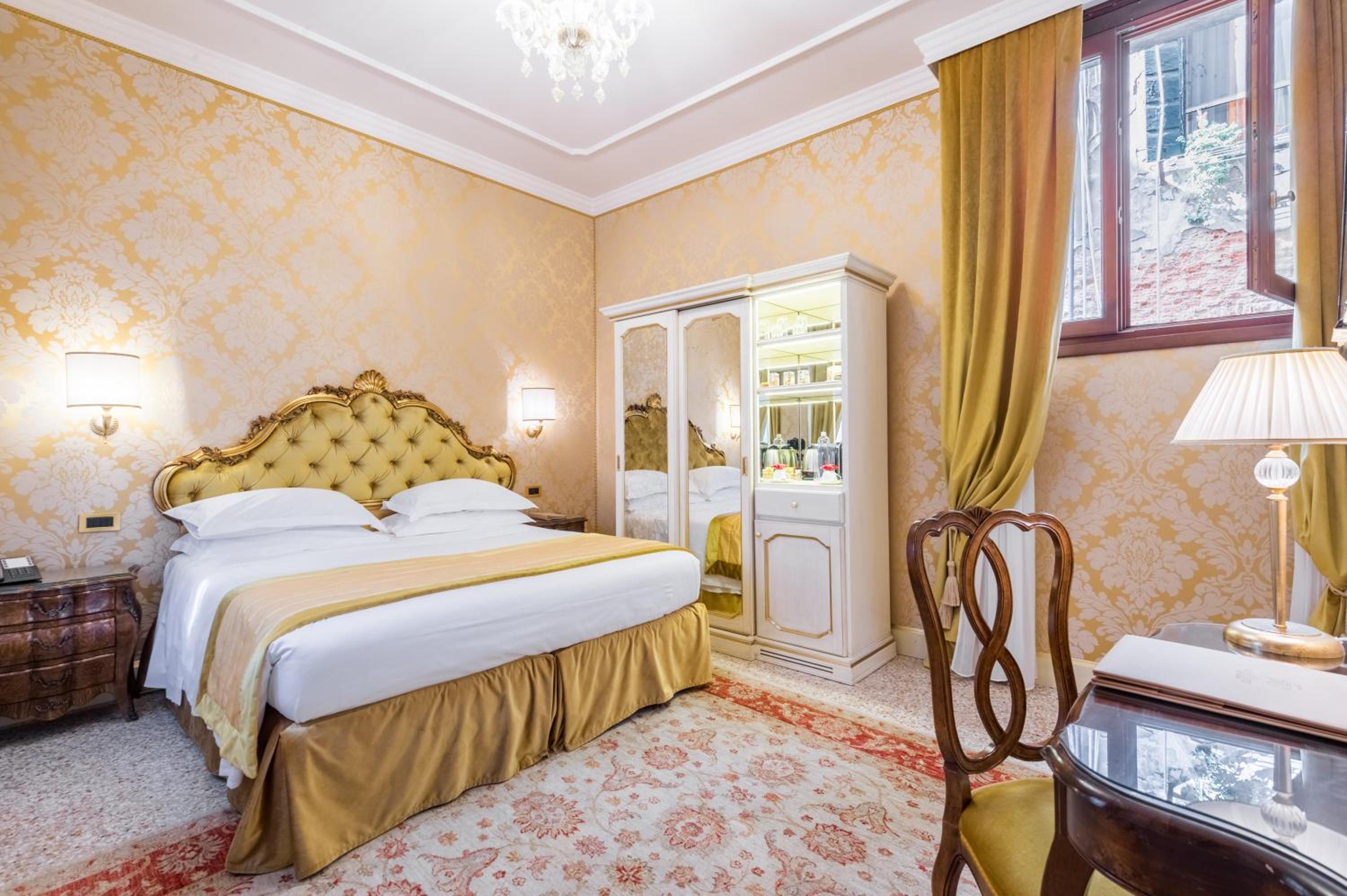Comfort Double Room thumbnail 6
