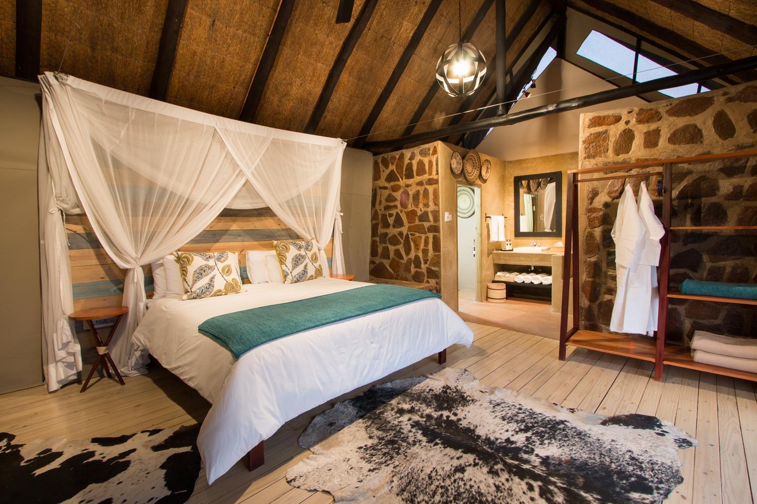 Deluxe Room (2 Adults + 1 Child) photo 1