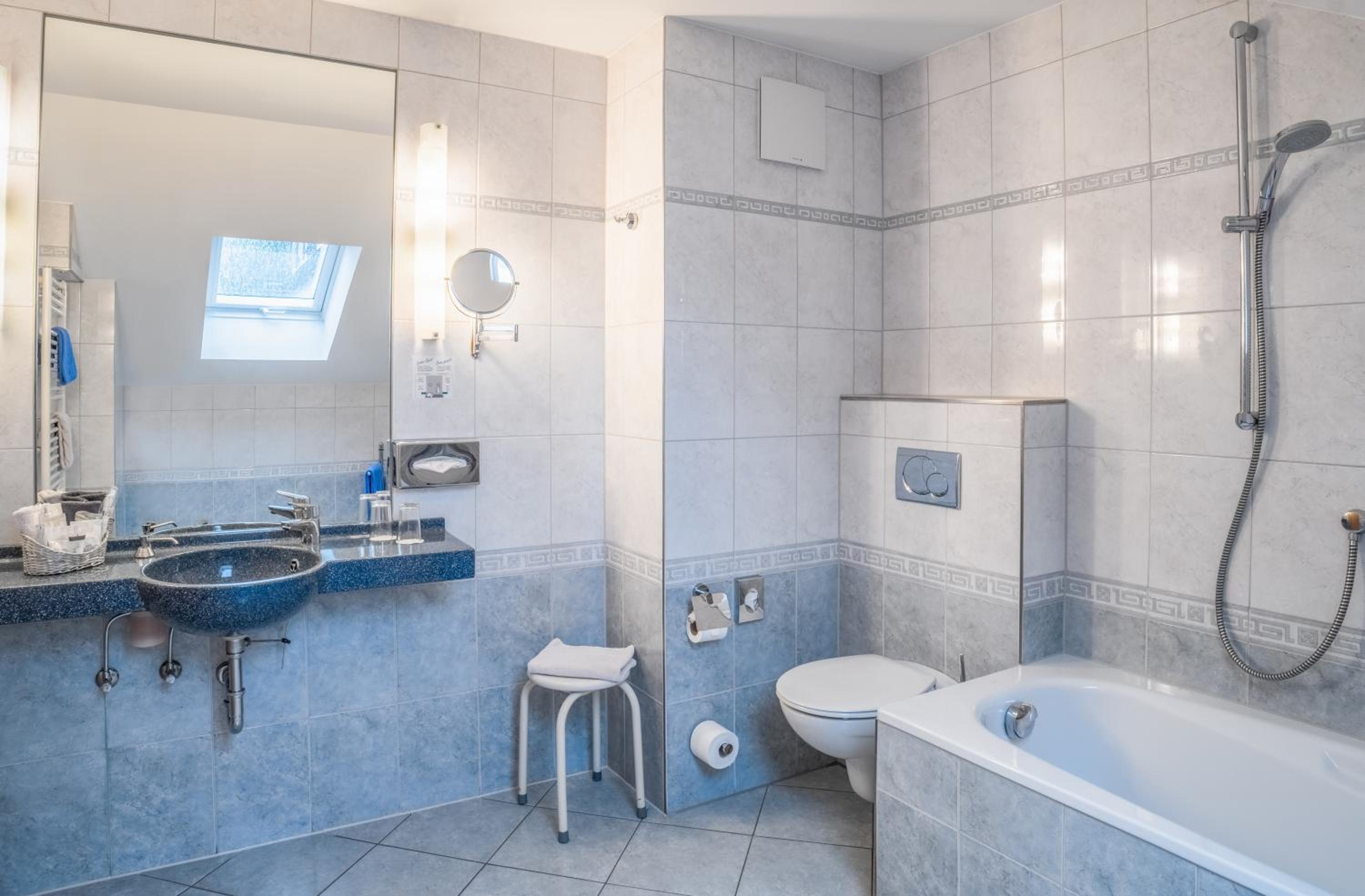 Deluxe Double Room with Extra Bed photo 1