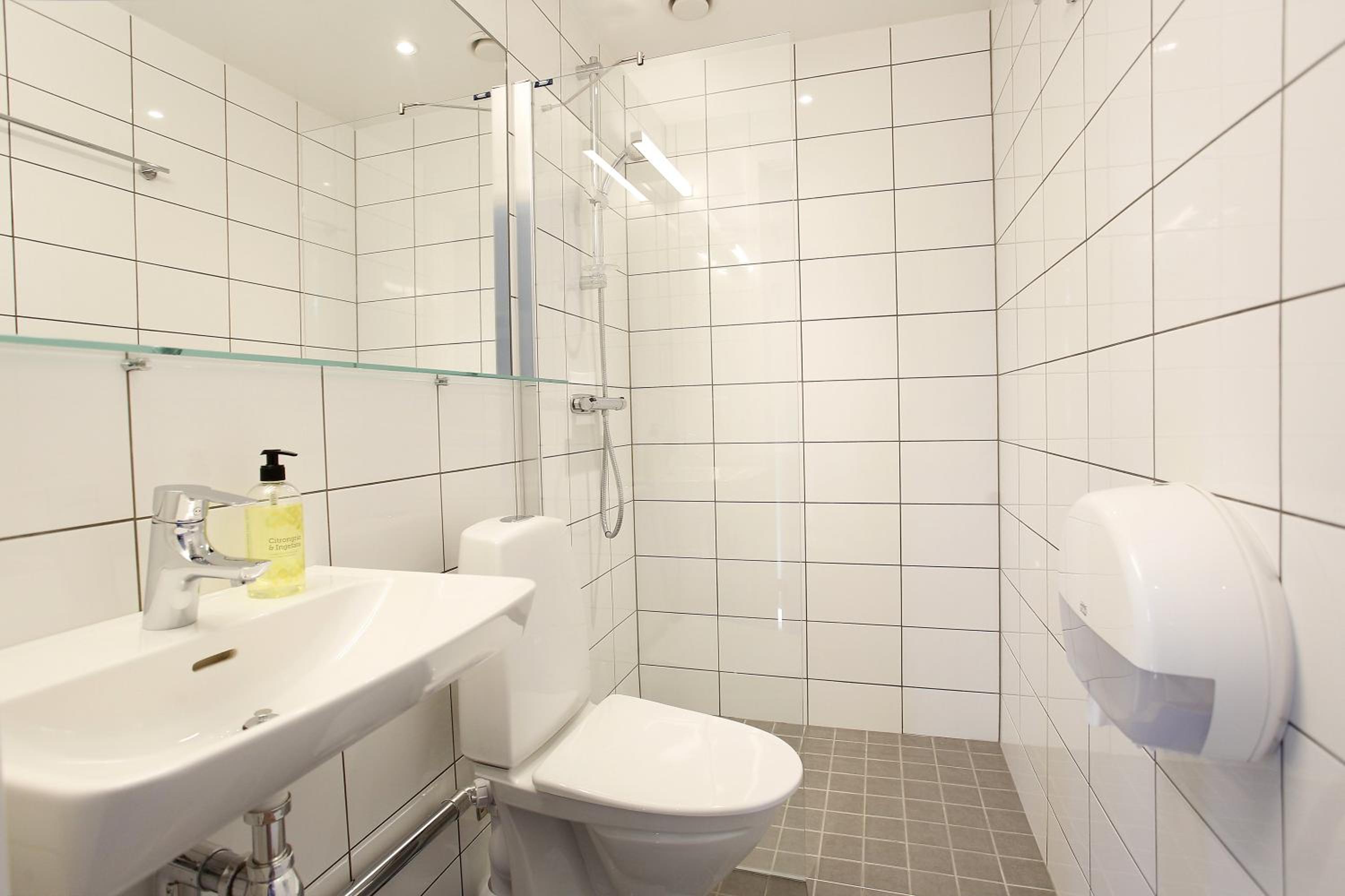 Double Room with Private Bathroom - Photo 3