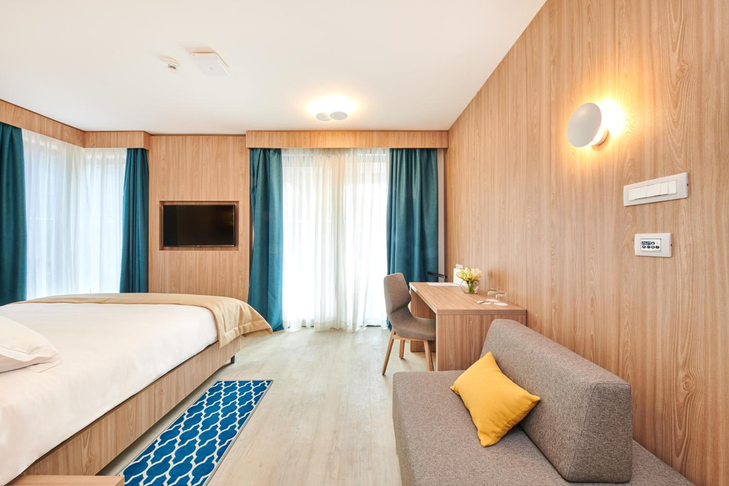 Classic Room with Balcony photo 1