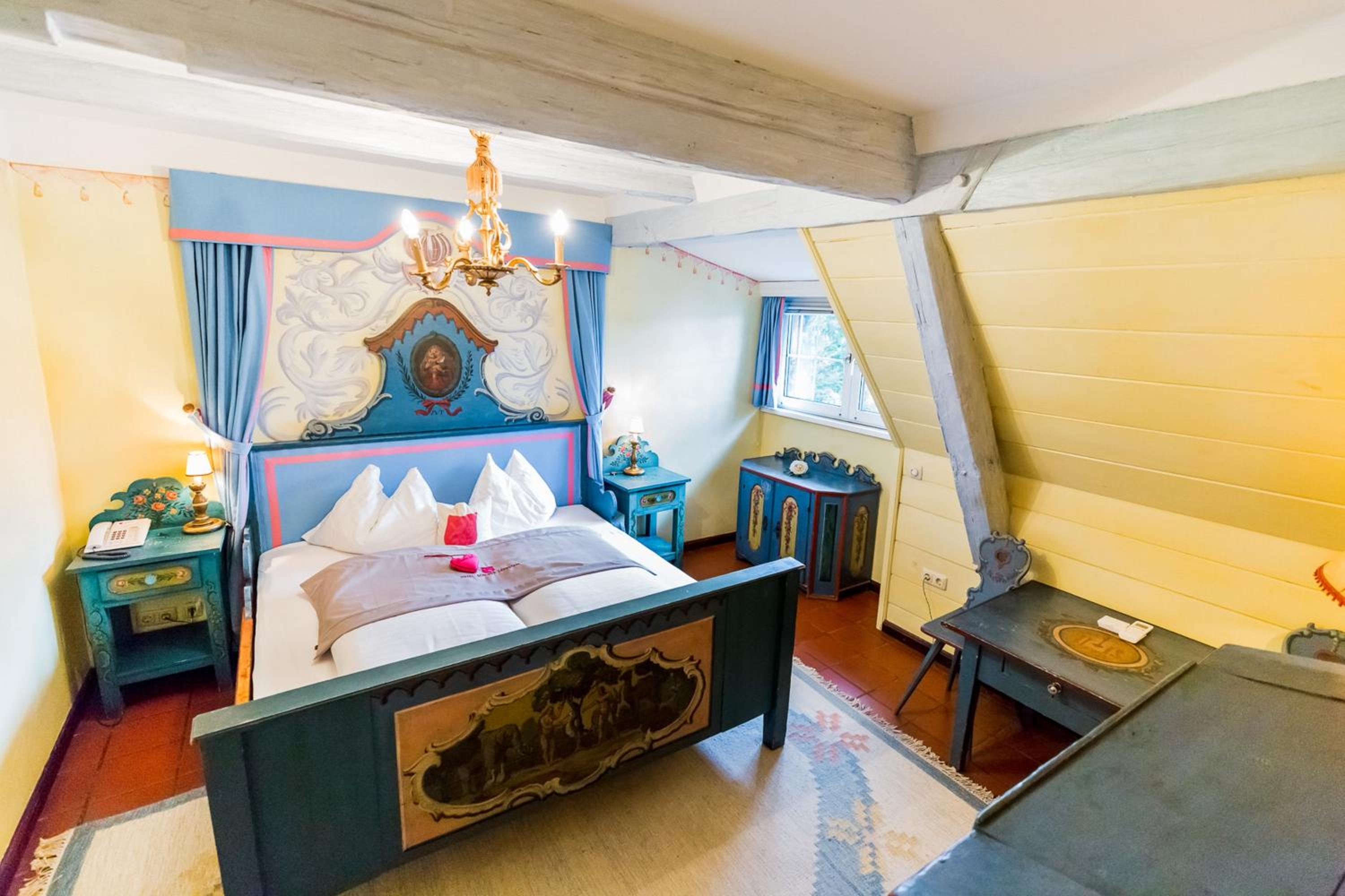 Suite - Photo 1