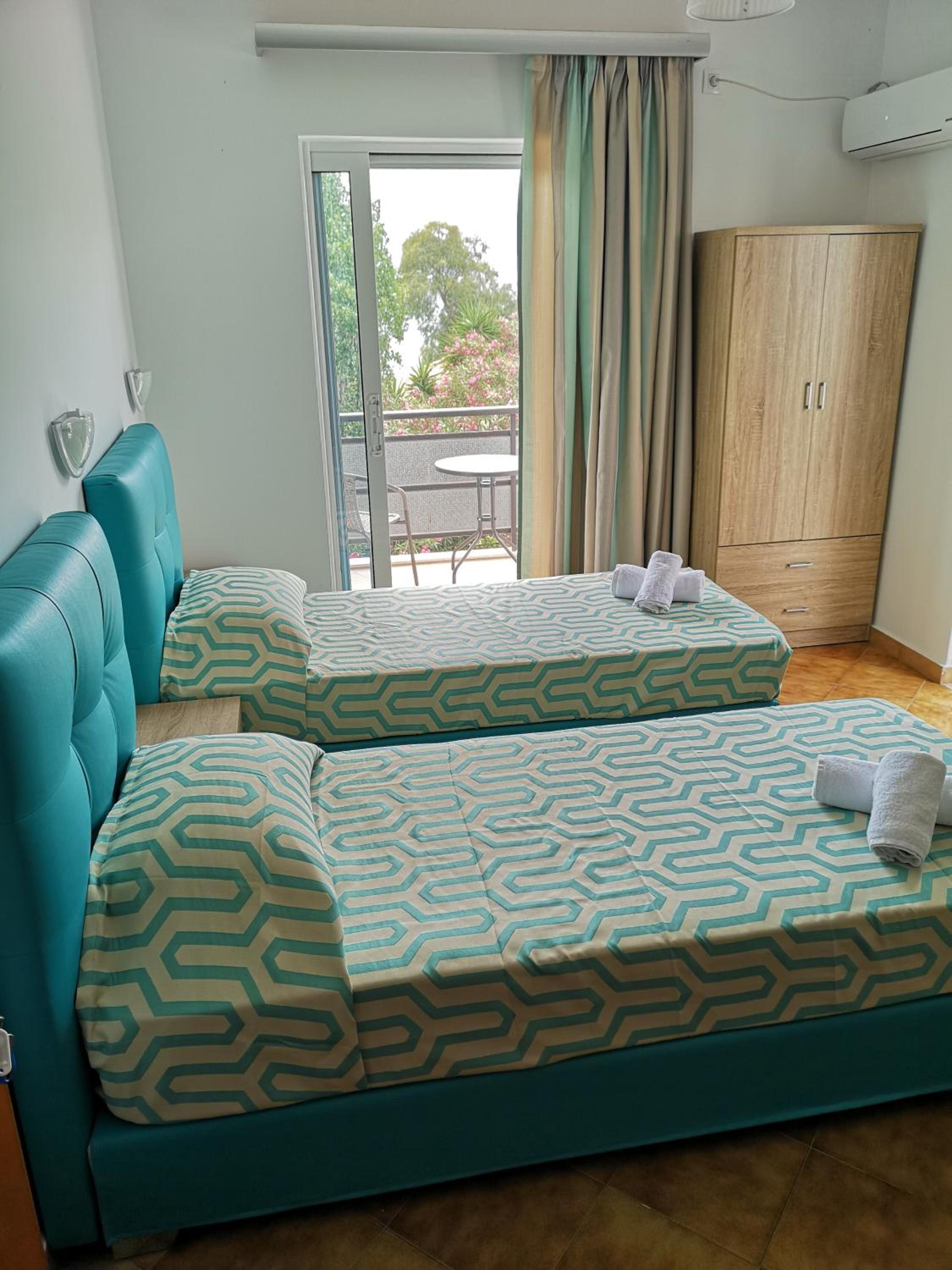 Standard Double or Twin Room with Balcony - Photo 2