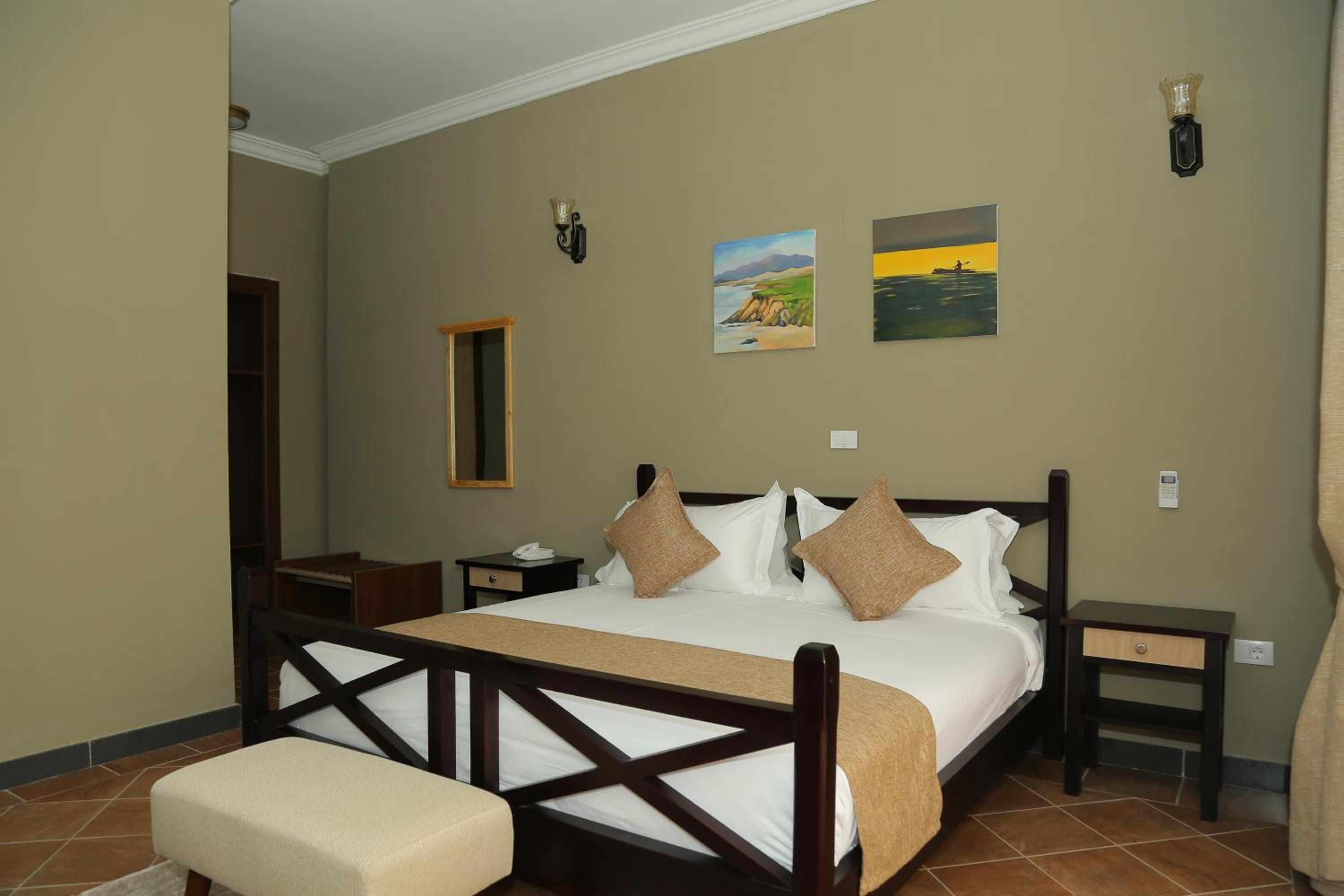 Queen Room - Photo 6