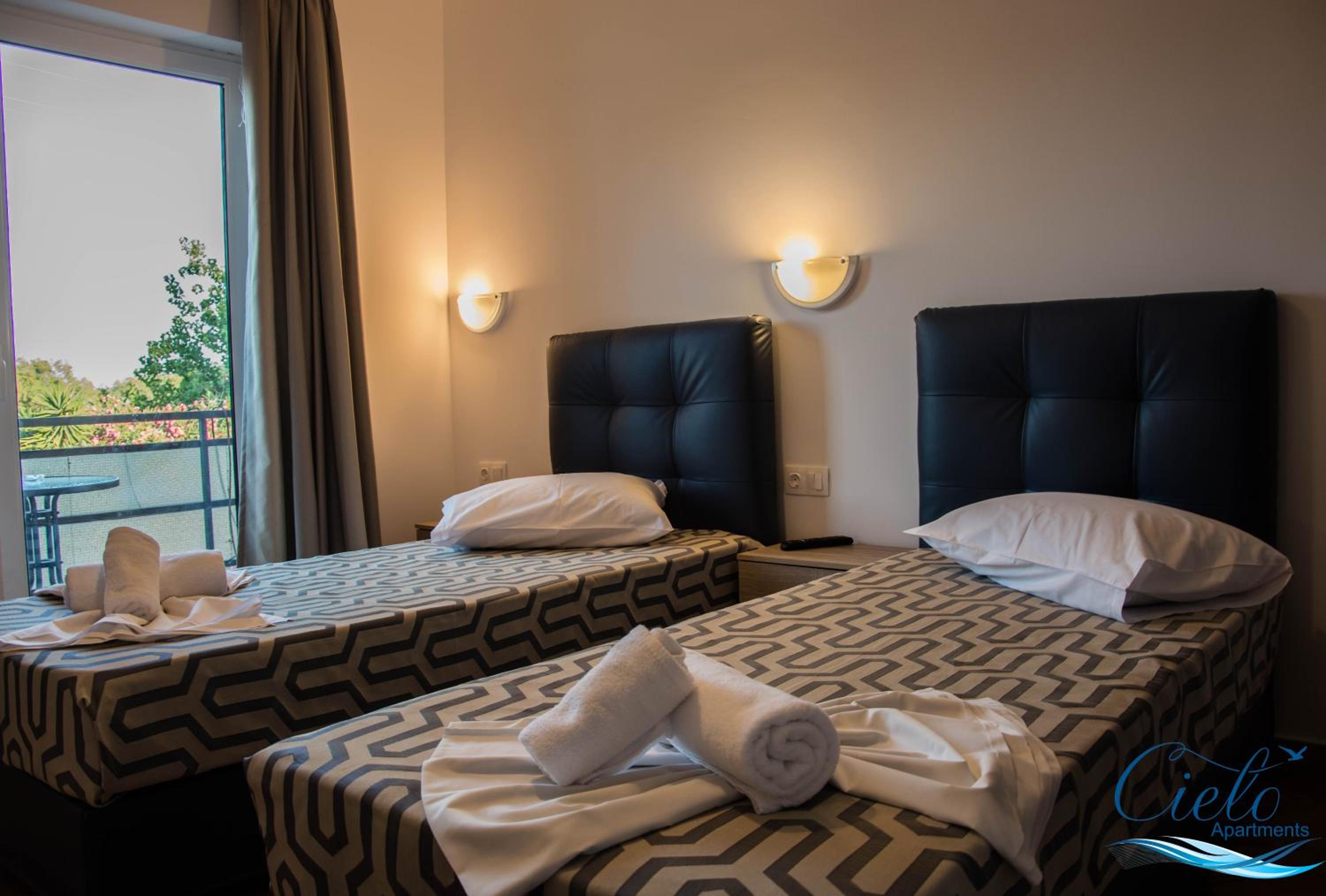Standard Double or Twin Room with Balcony - Photo 4