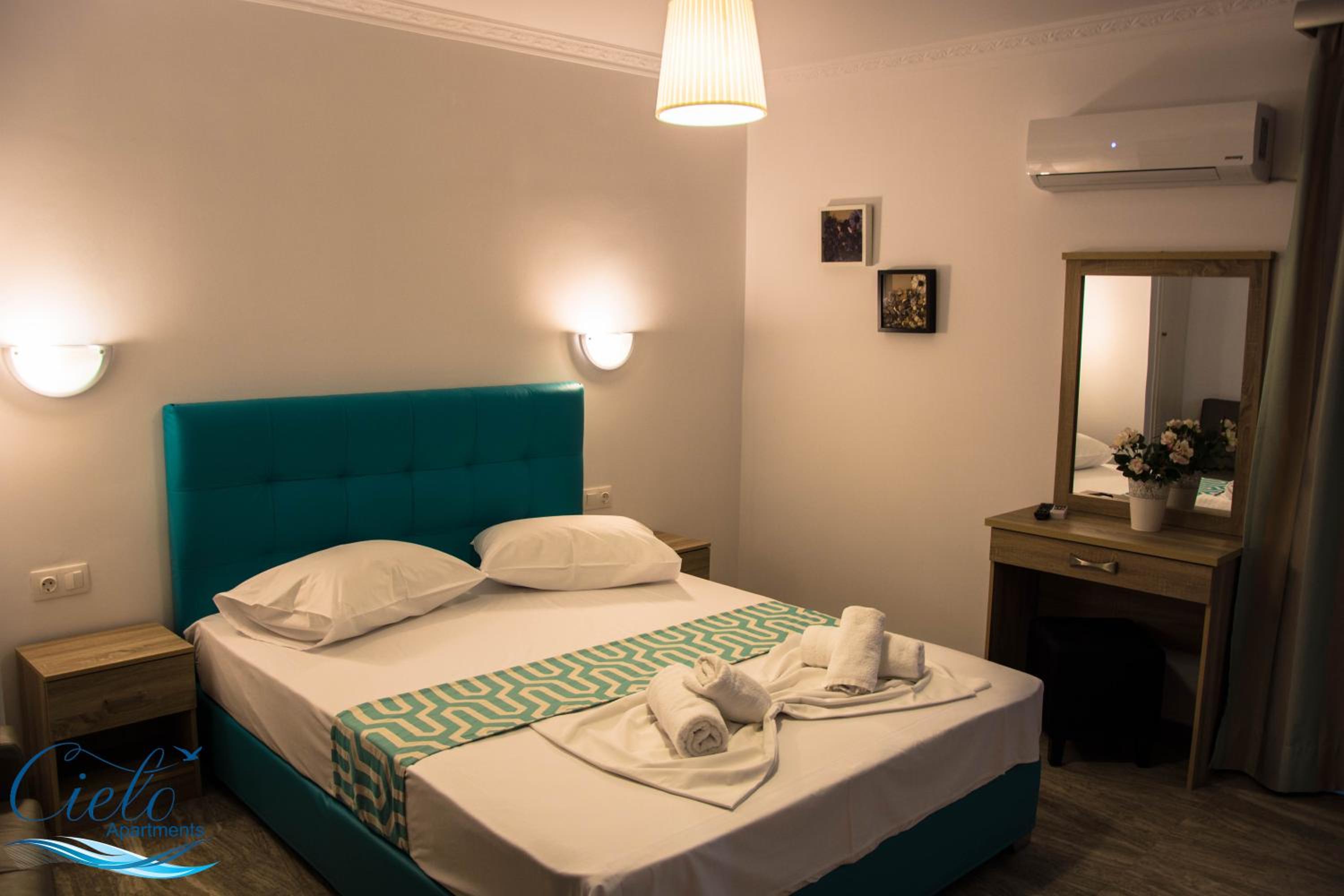 Standard Triple Room with Sea View - Photo 7