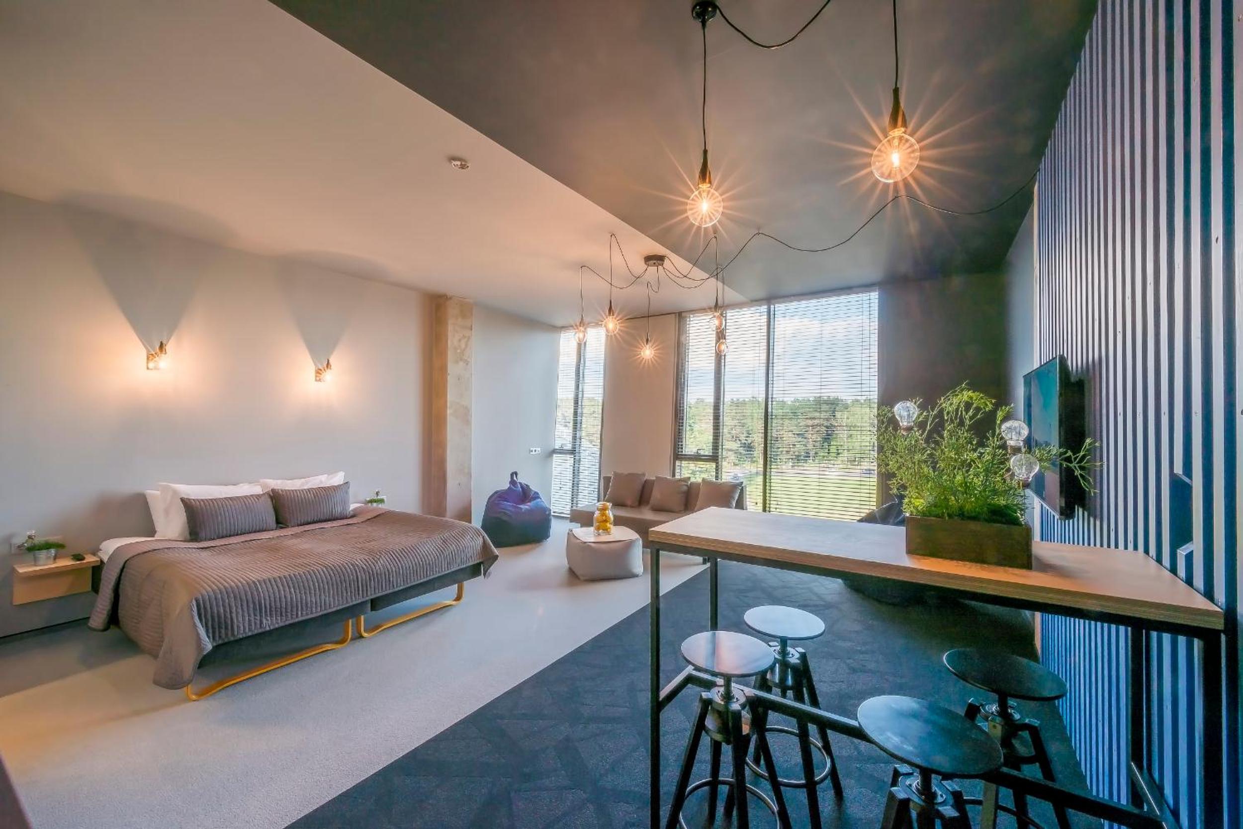 Deluxe Family Room - Photo 5
