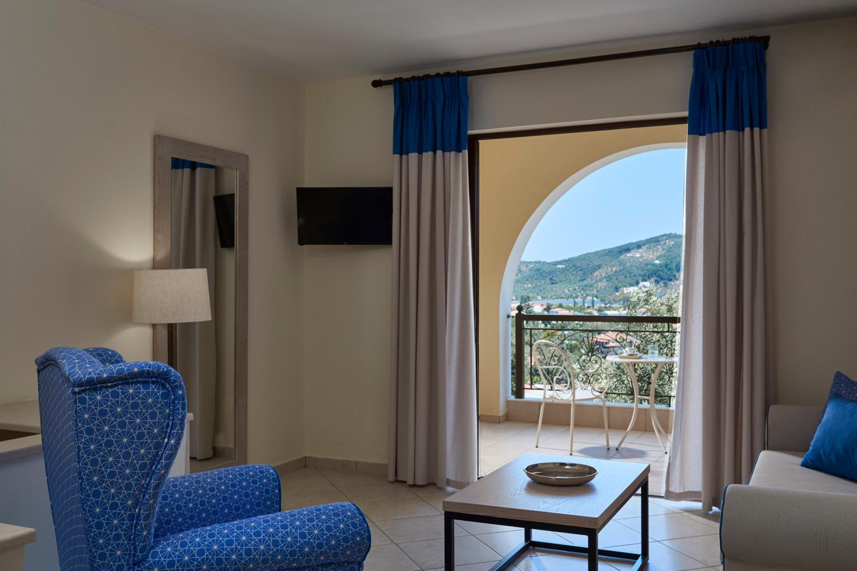 Three Bedroom Skiathos Living Sea View photo 1