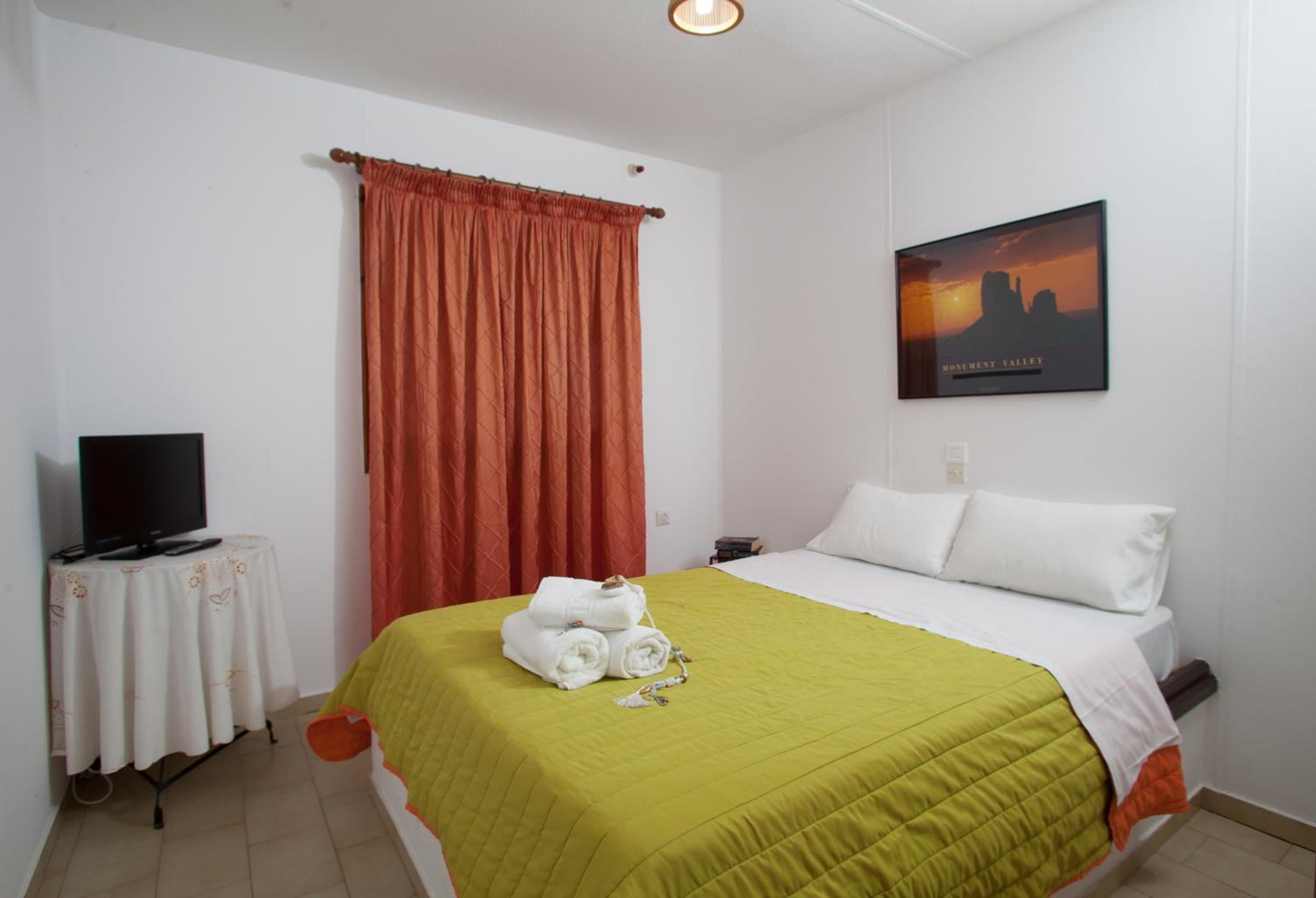 One-Bedroom Apartment with Sea View