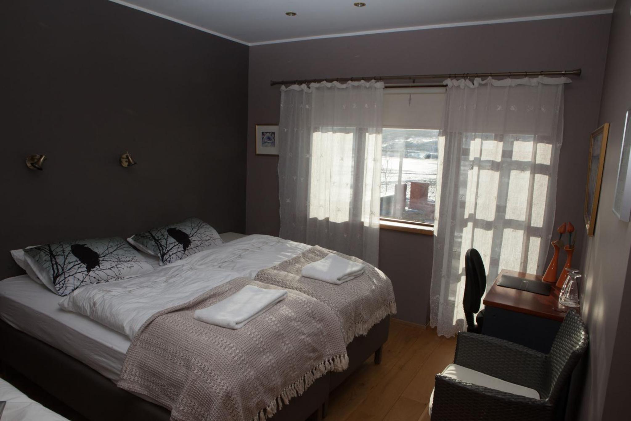 Double Room with Shared Bathroom photo 1