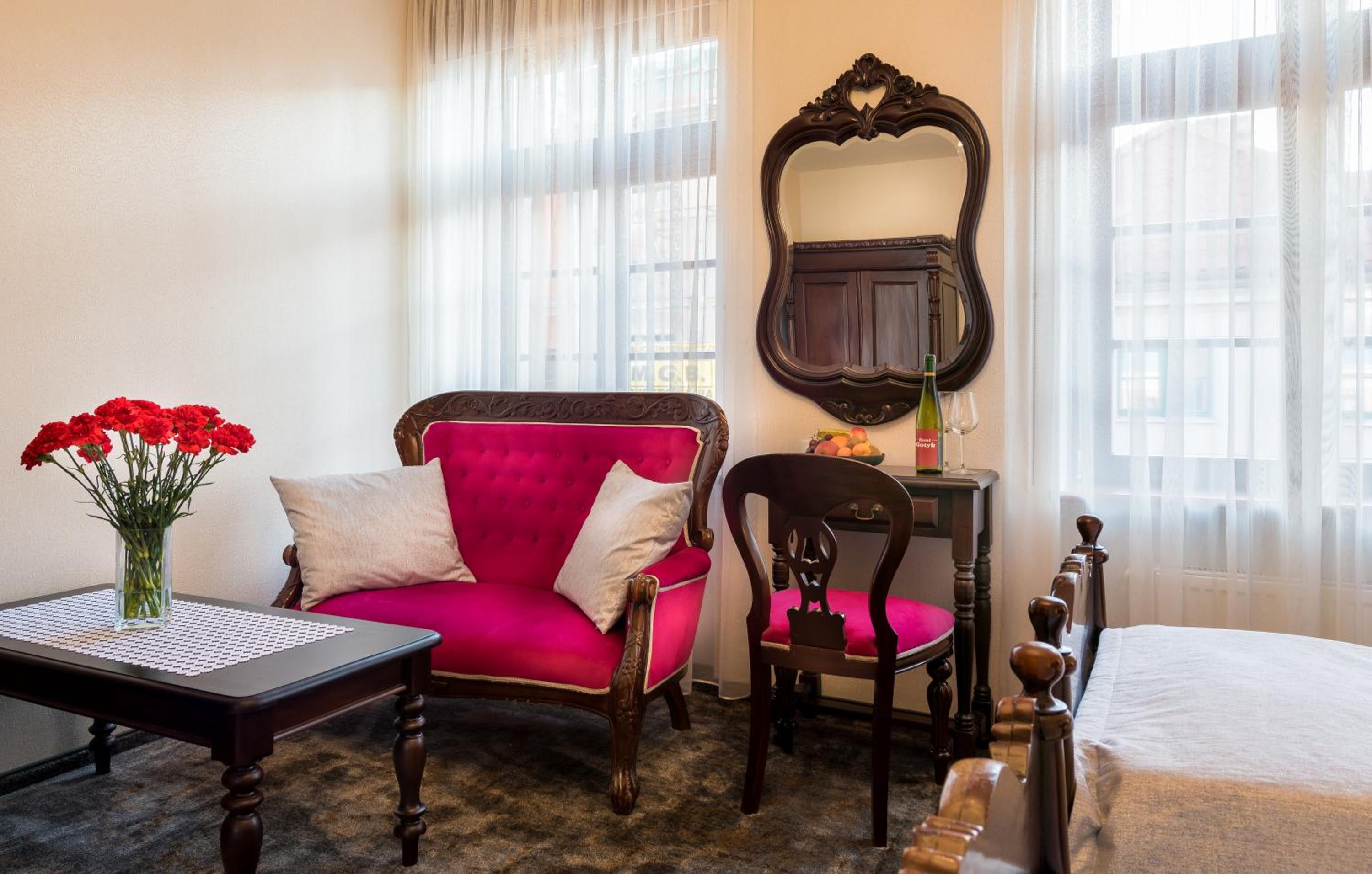 Twin Room - Photo 18