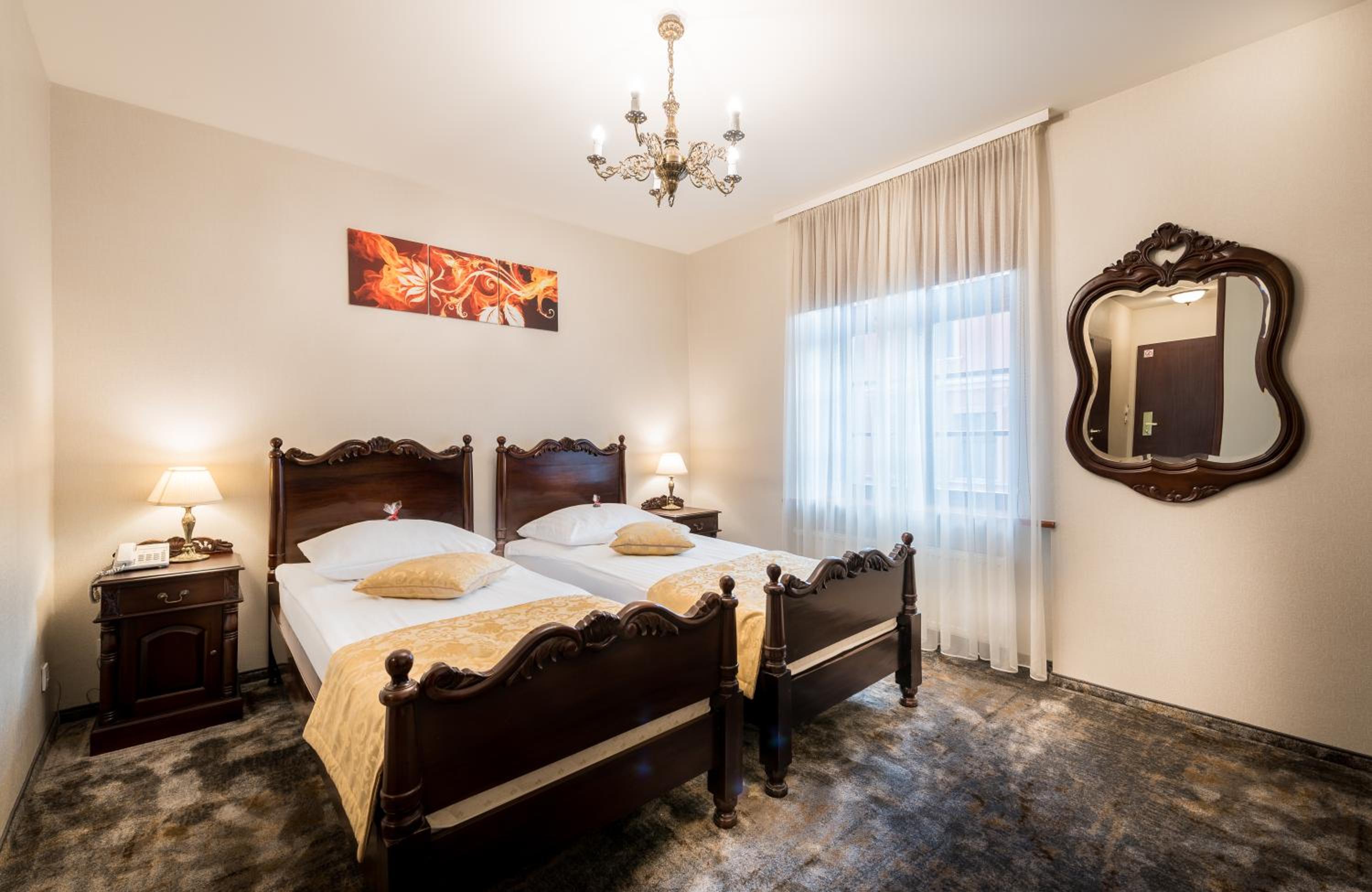 Twin Room - Photo 14