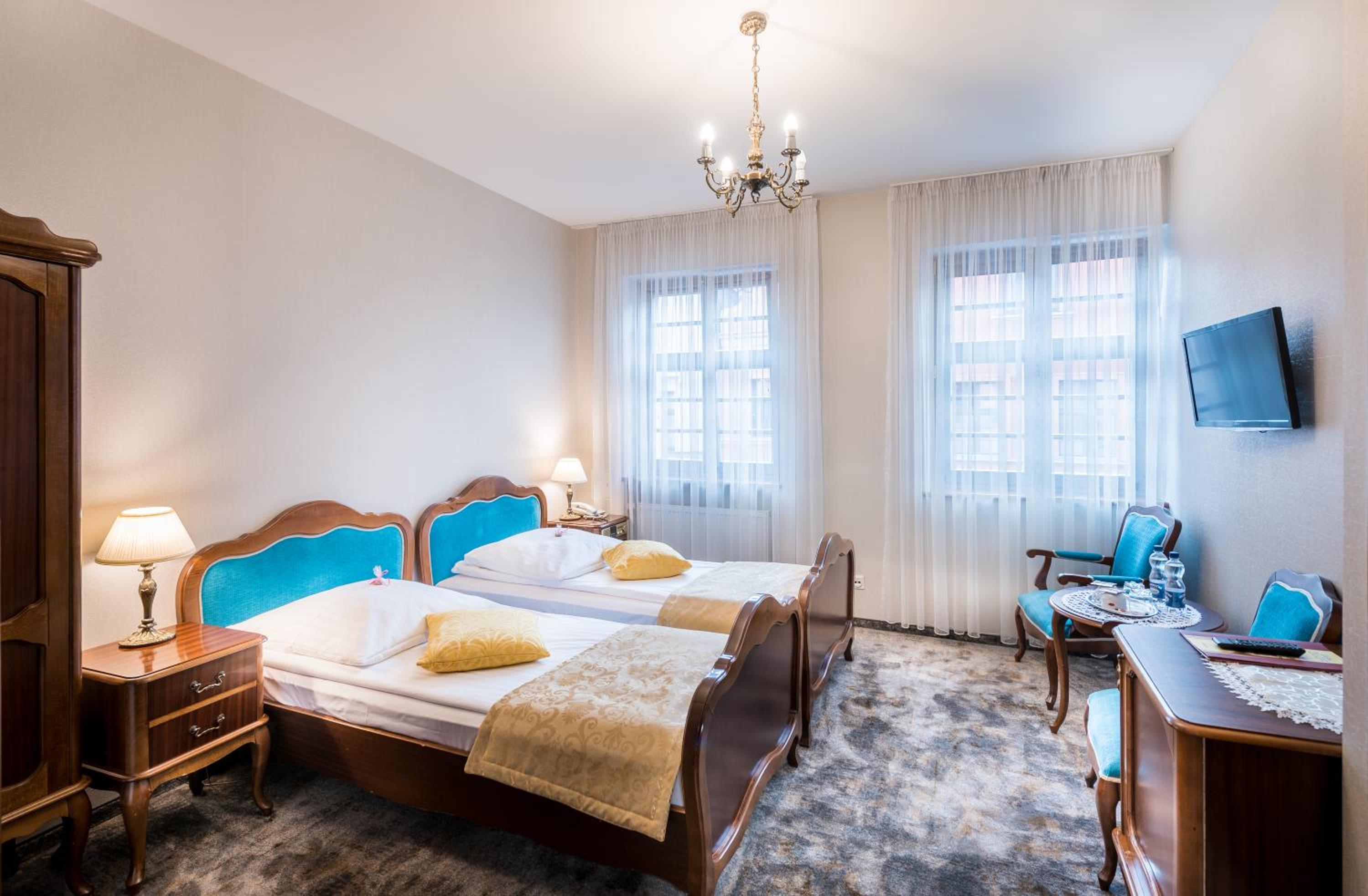 Twin Room - Photo 2