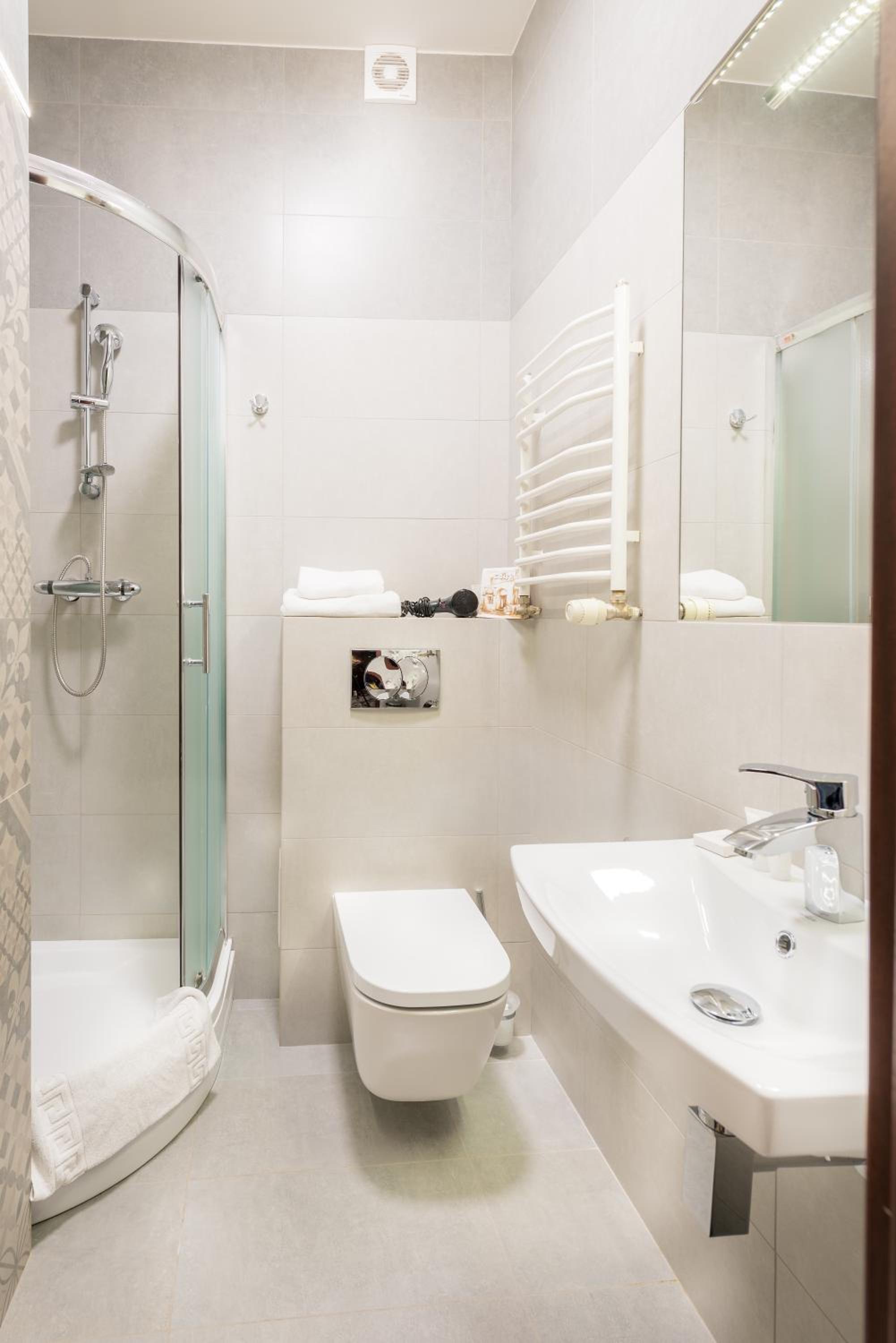 Double Room - Photo 11